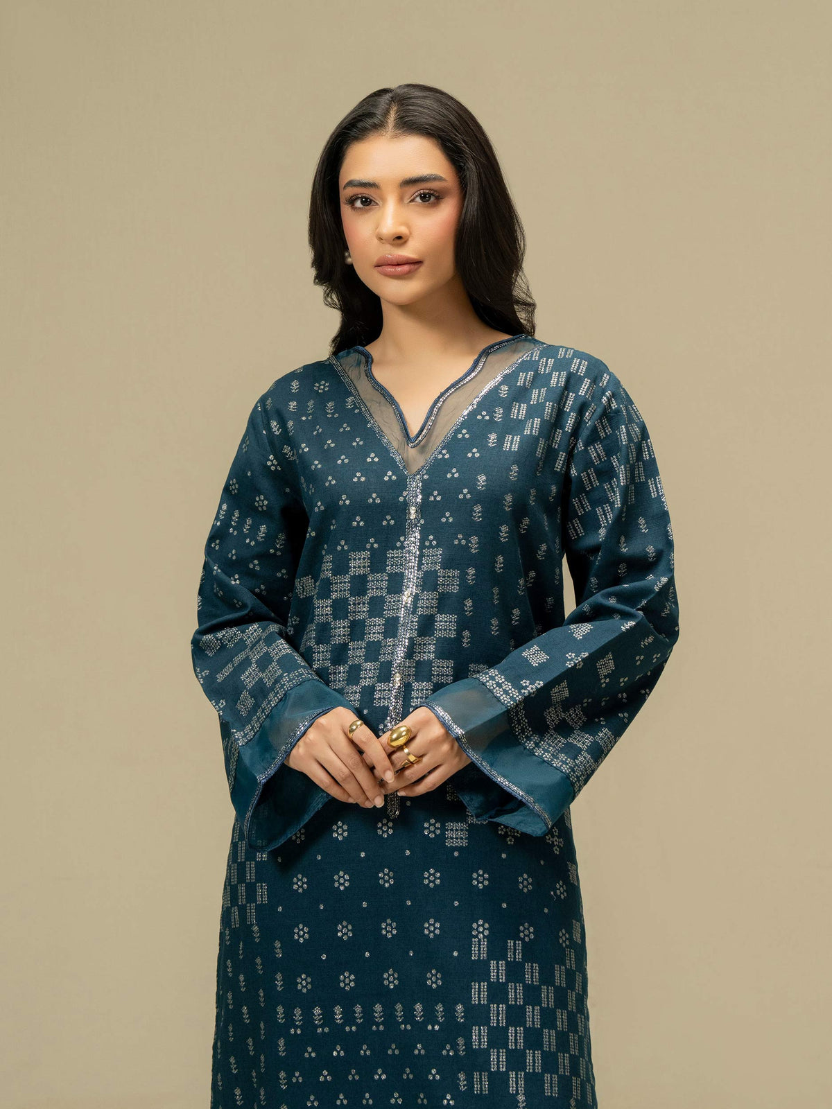 2 Piece Khaddar Suit-Embellished (Pret)