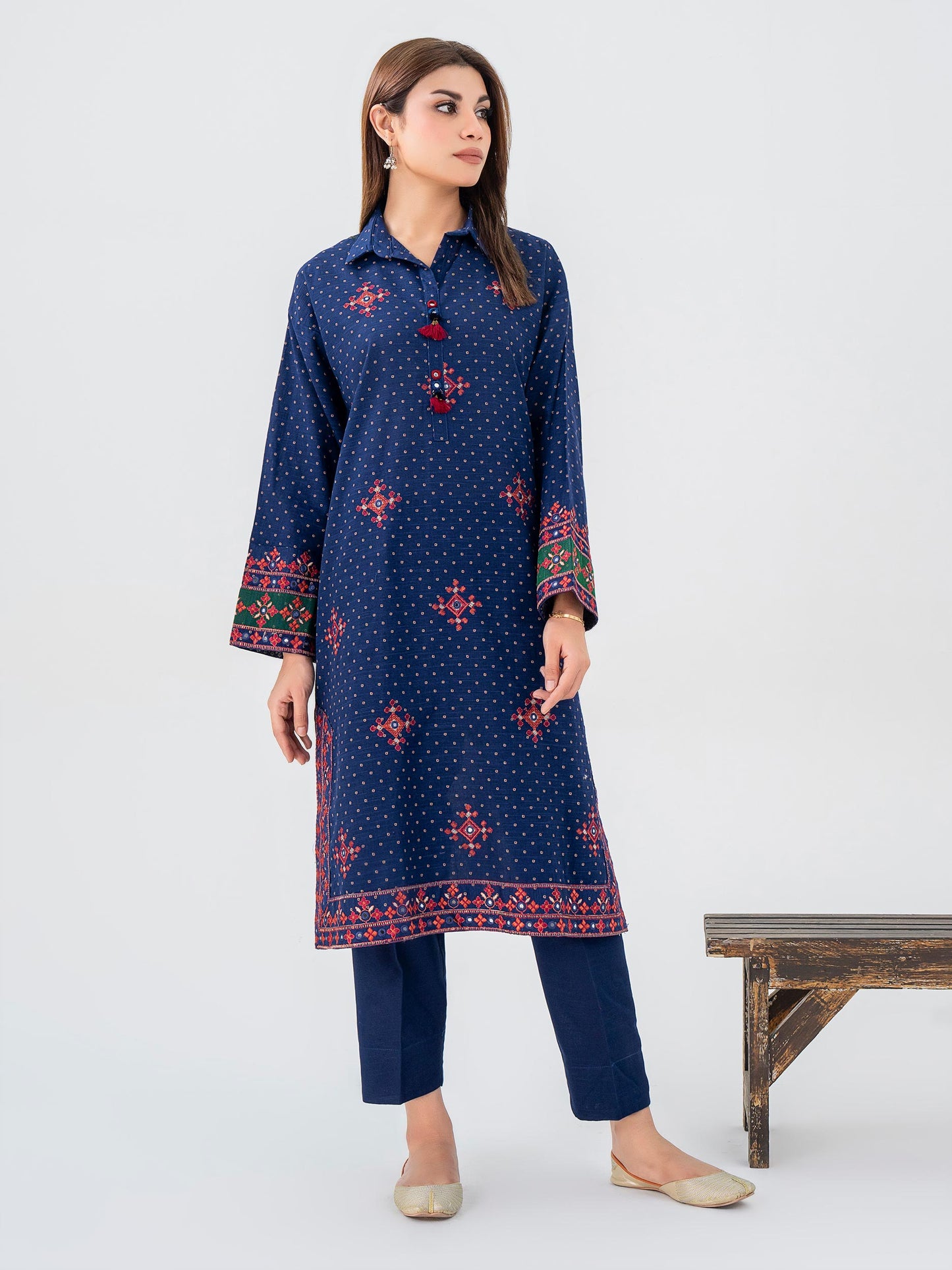 2 Piece Khaddar Suit-Embroidered (Pret)