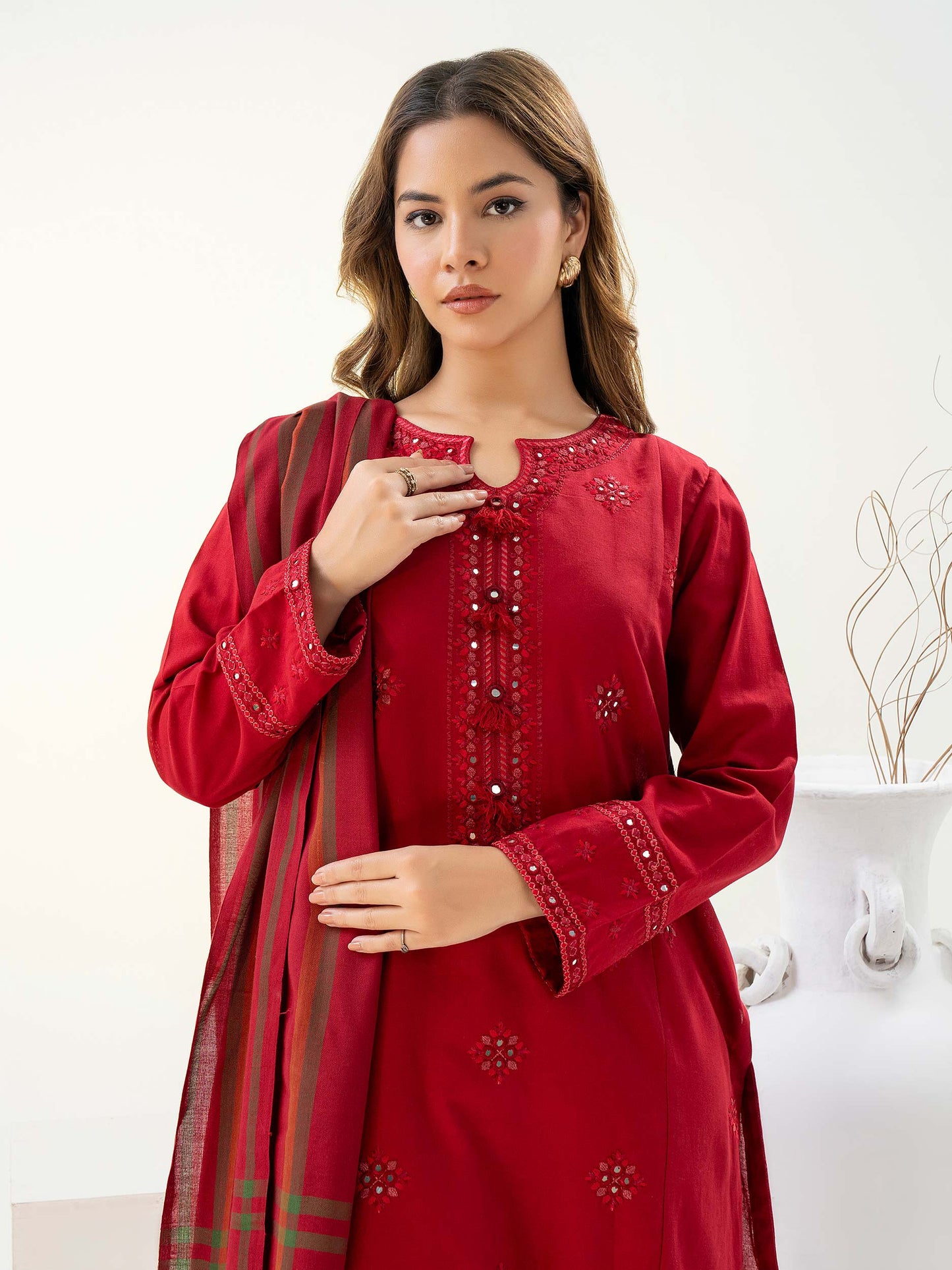 3 Piece Khaddar Suit-Embroidered (Pret)