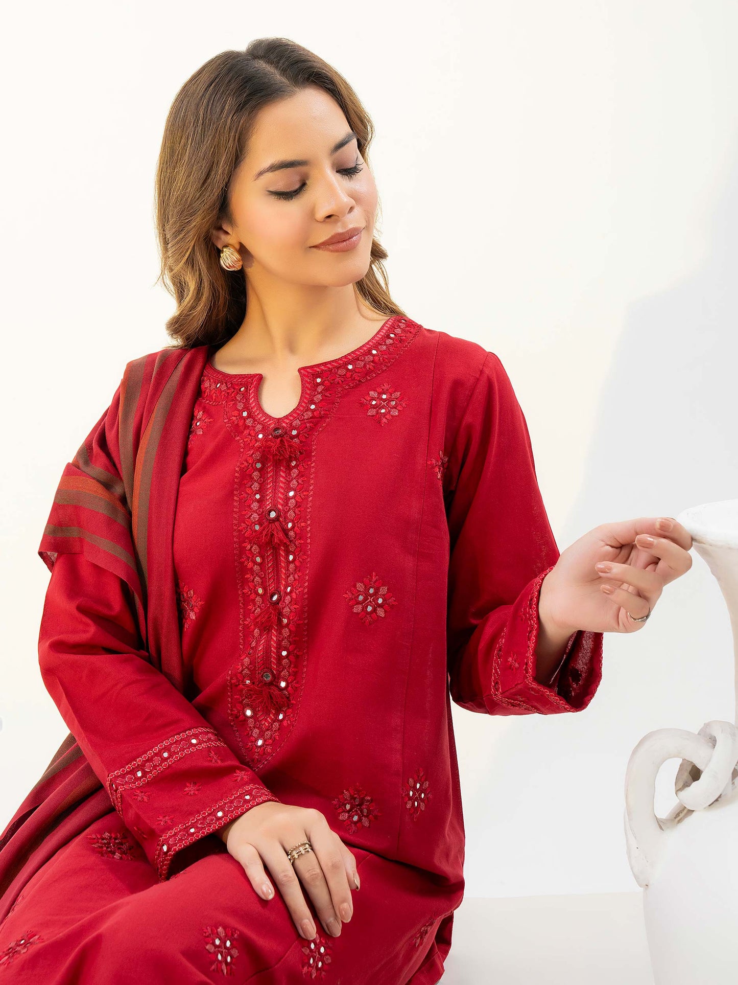 3 Piece Khaddar Suit-Embroidered (Pret)