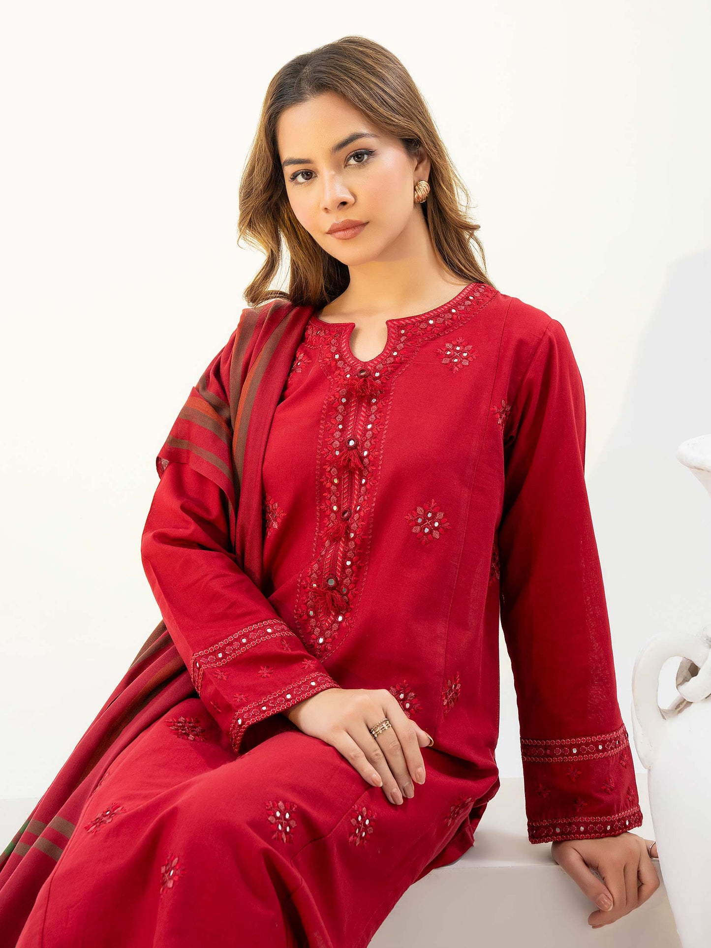 3 Piece Khaddar Suit-Embroidered (Pret)