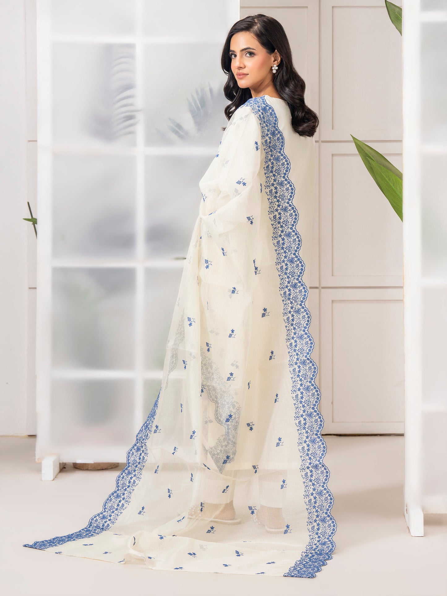 3 Piece Lawn Suit-Embroidered (Pret)