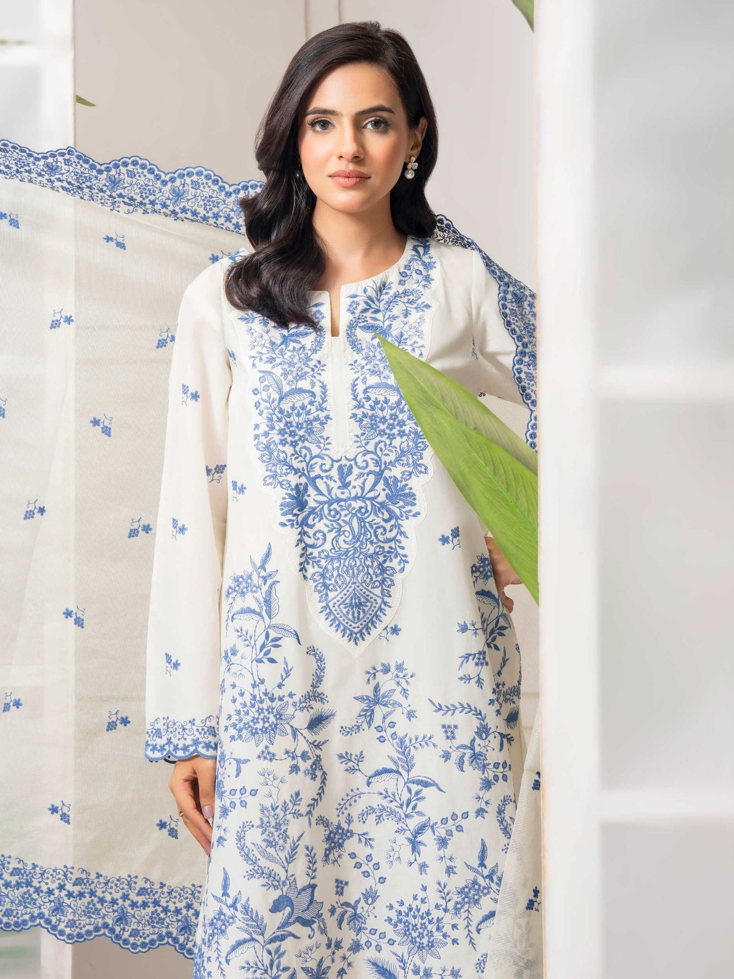3 Piece Lawn Suit-Embroidered (Pret)
