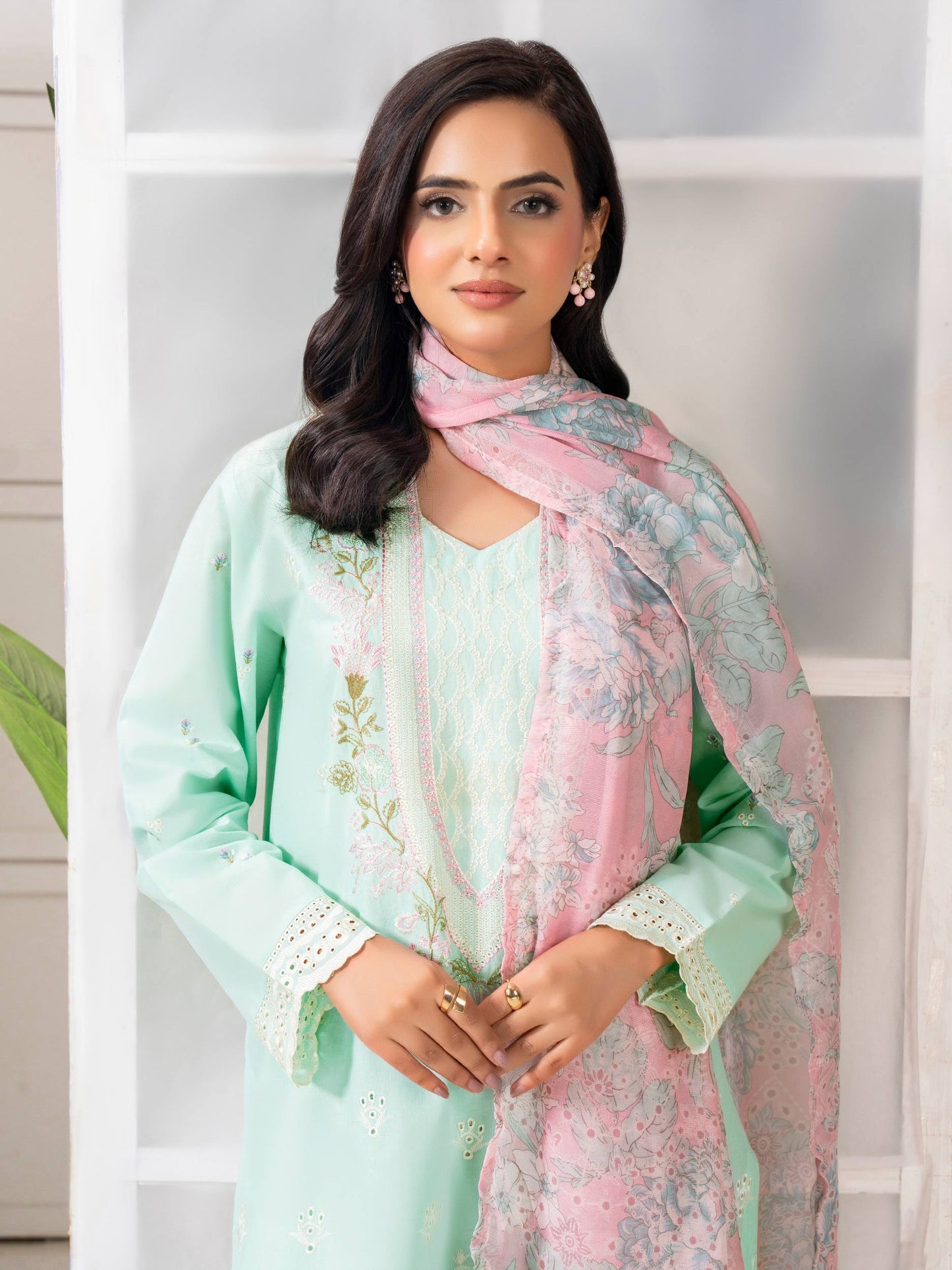3 Piece Lawn Suit-Embroidered (Pret)
