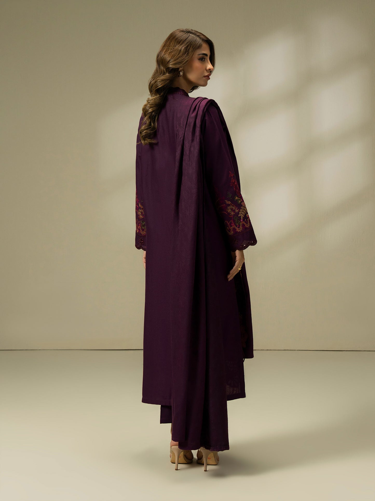 3 Piece Khaddar Suit-Embroidered (Pret)