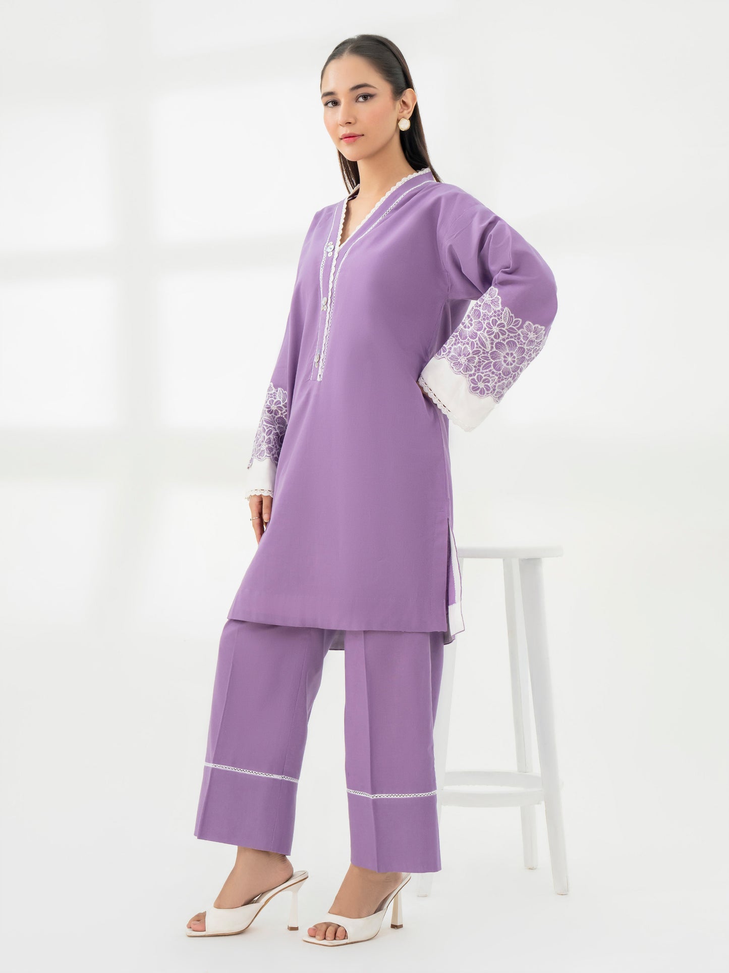 2 Piece Khaddar Suit-Embroidered (Pret)