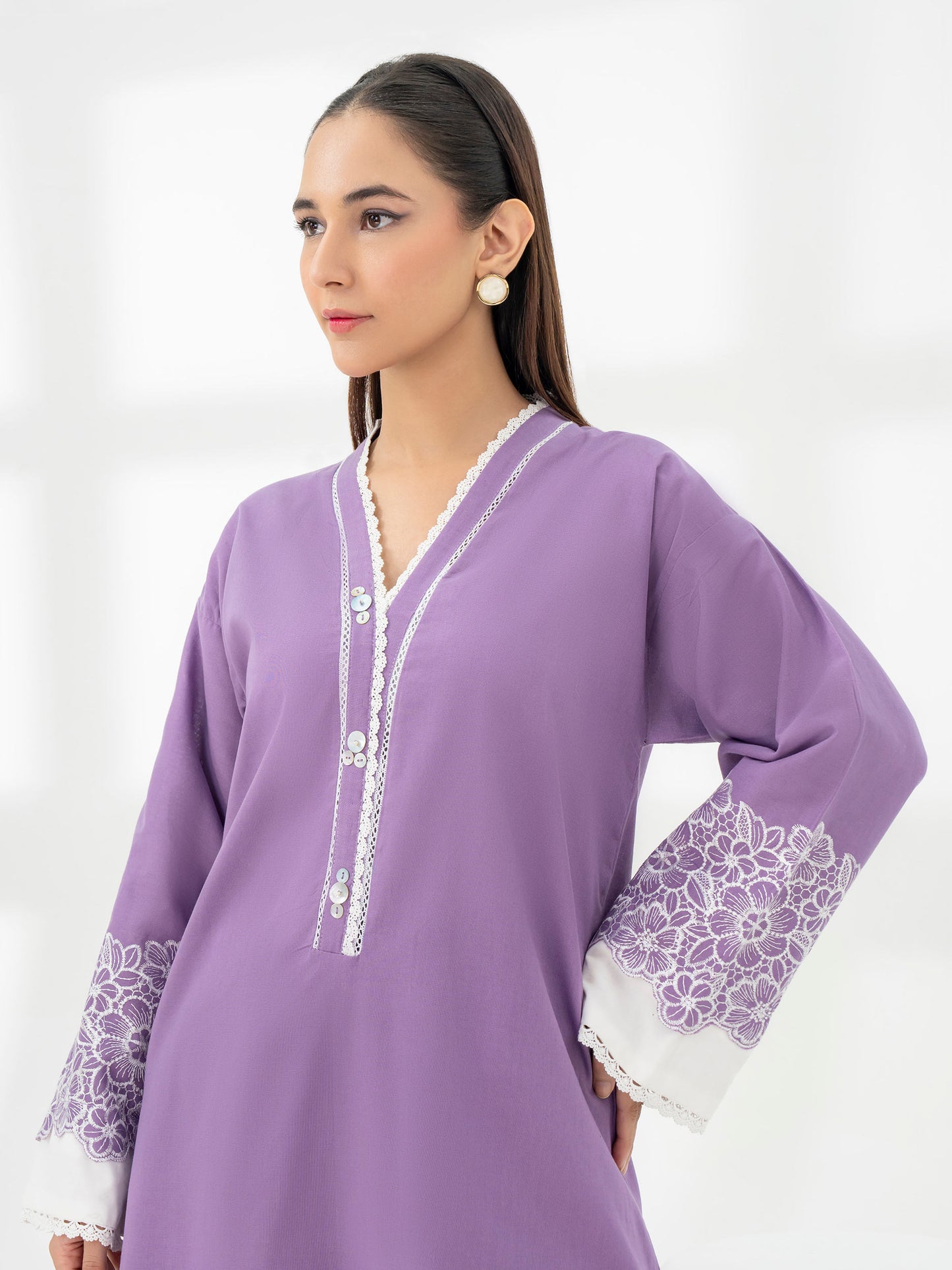 2 Piece Khaddar Suit-Embroidered (Pret)