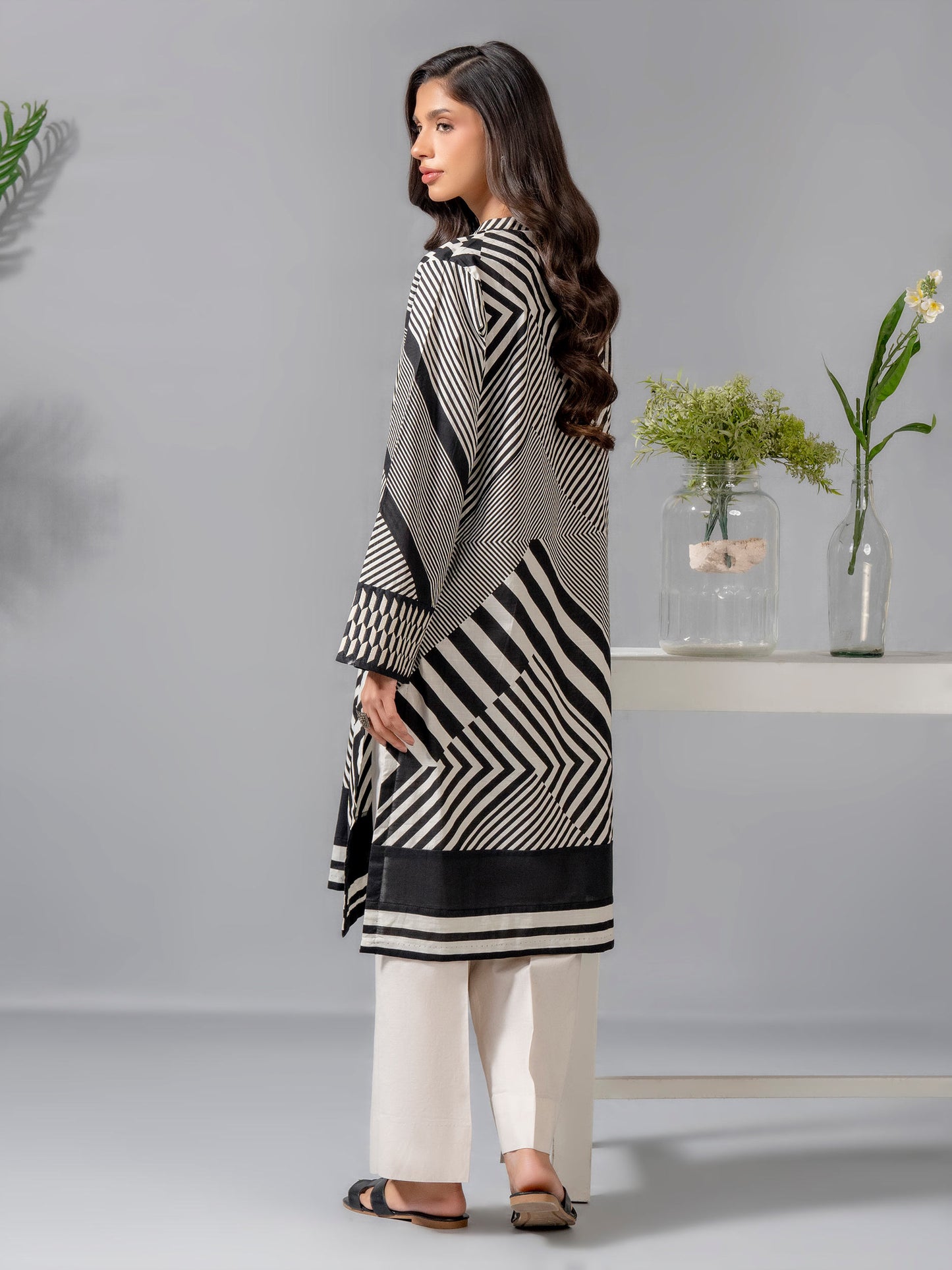 Lawn Shirt-Embroidered (Pret)