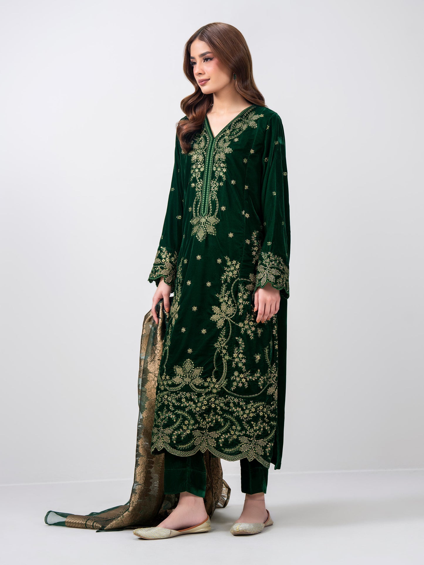 3 Piece Velvet Suit- Embroidered (Pret)