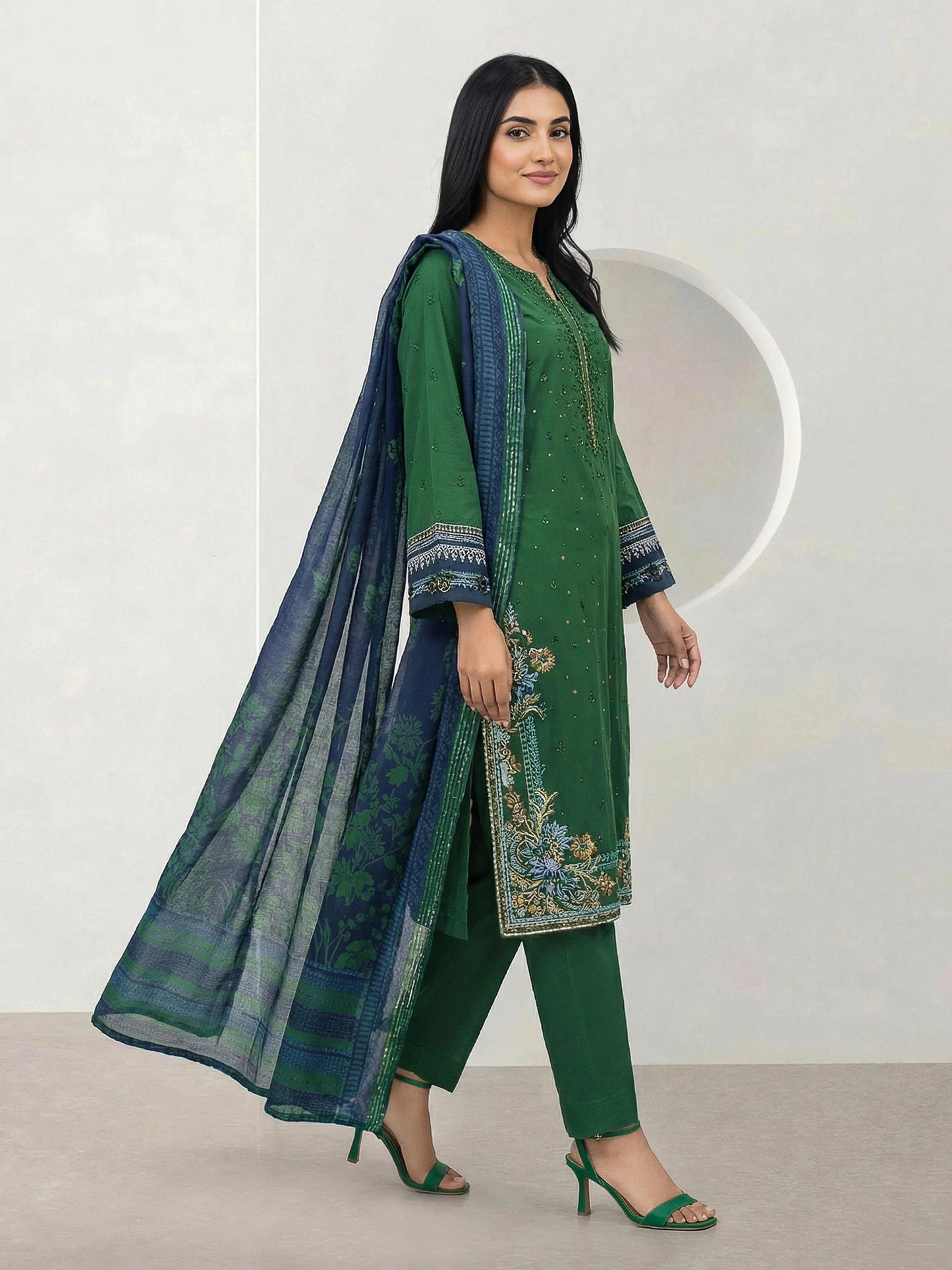 3 Piece Lawn Suit- Embroidered (Pret)