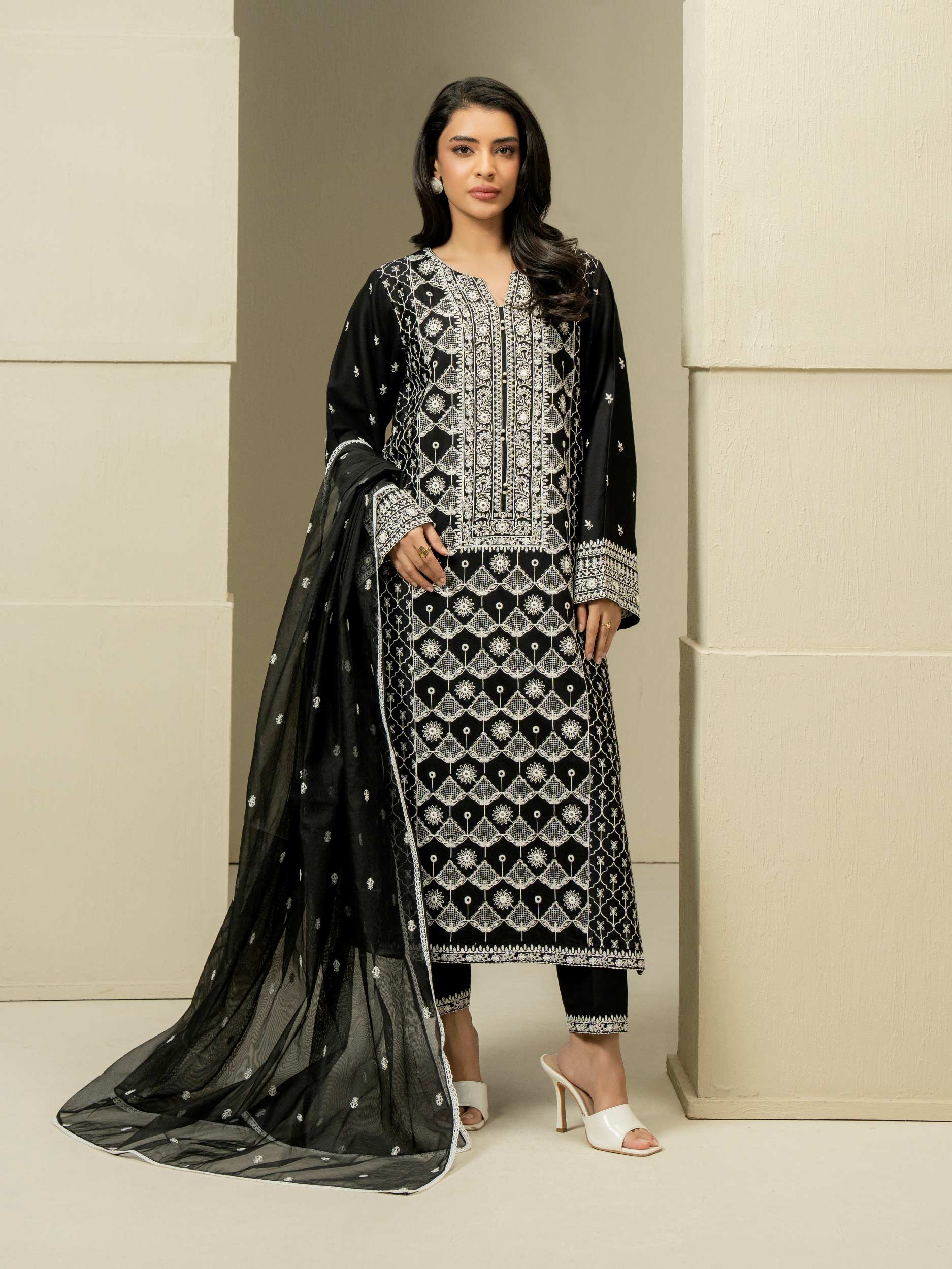 Retail Price: 12,999/-PKR