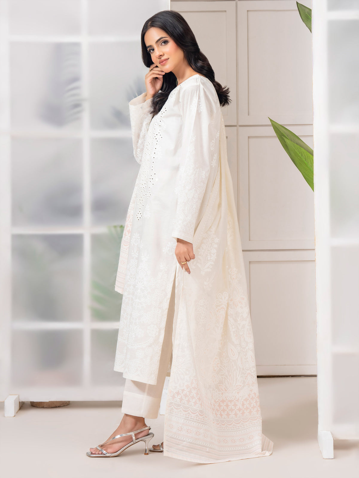 3 Piece Lawn Suit-Embroidered (Pret)