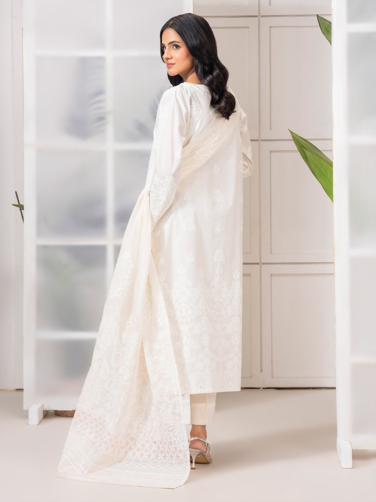 3 Piece Lawn Suit-Embroidered (Pret)