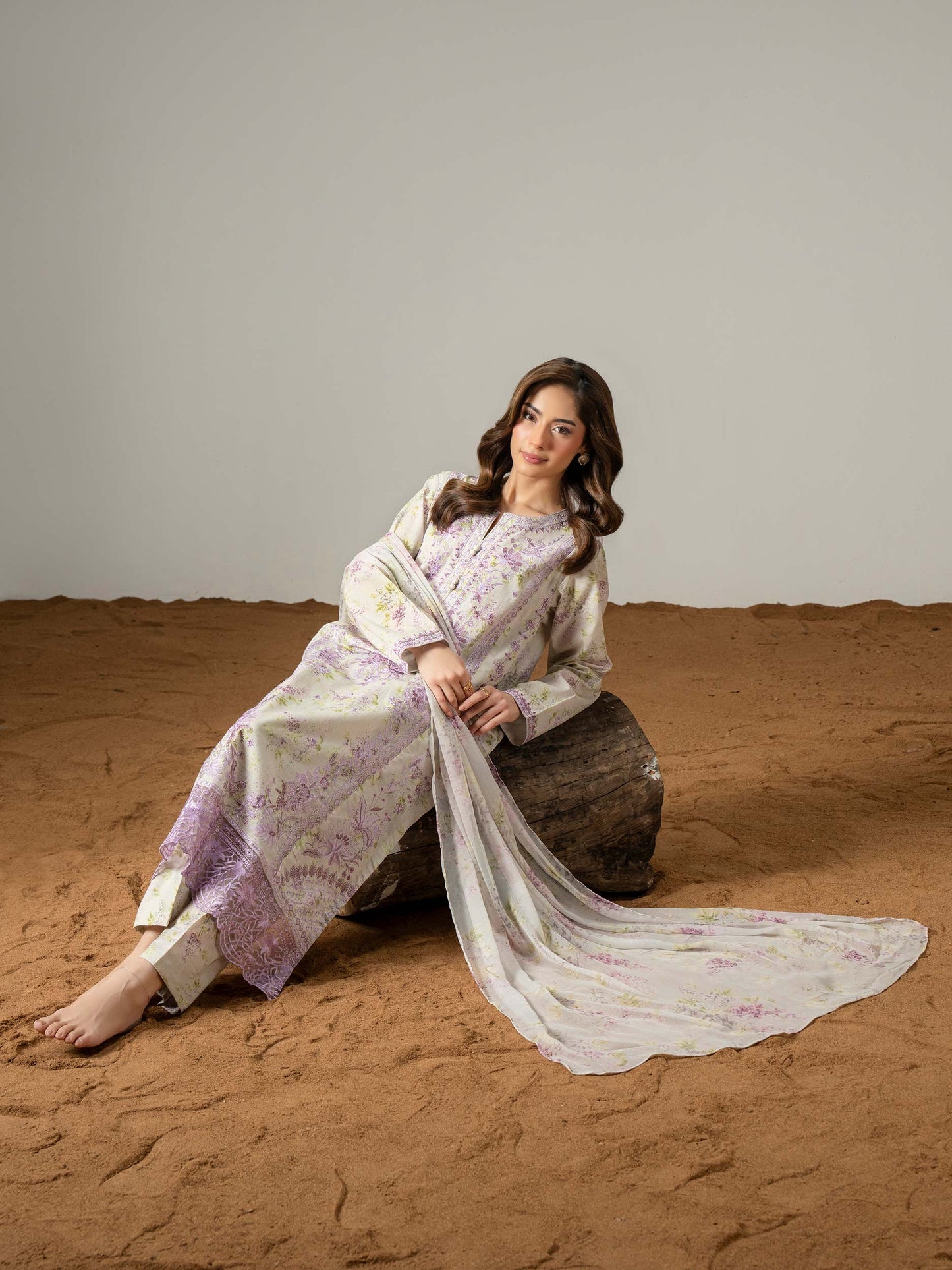 3 Piece Lawn Suit-Embroidered (Pret)