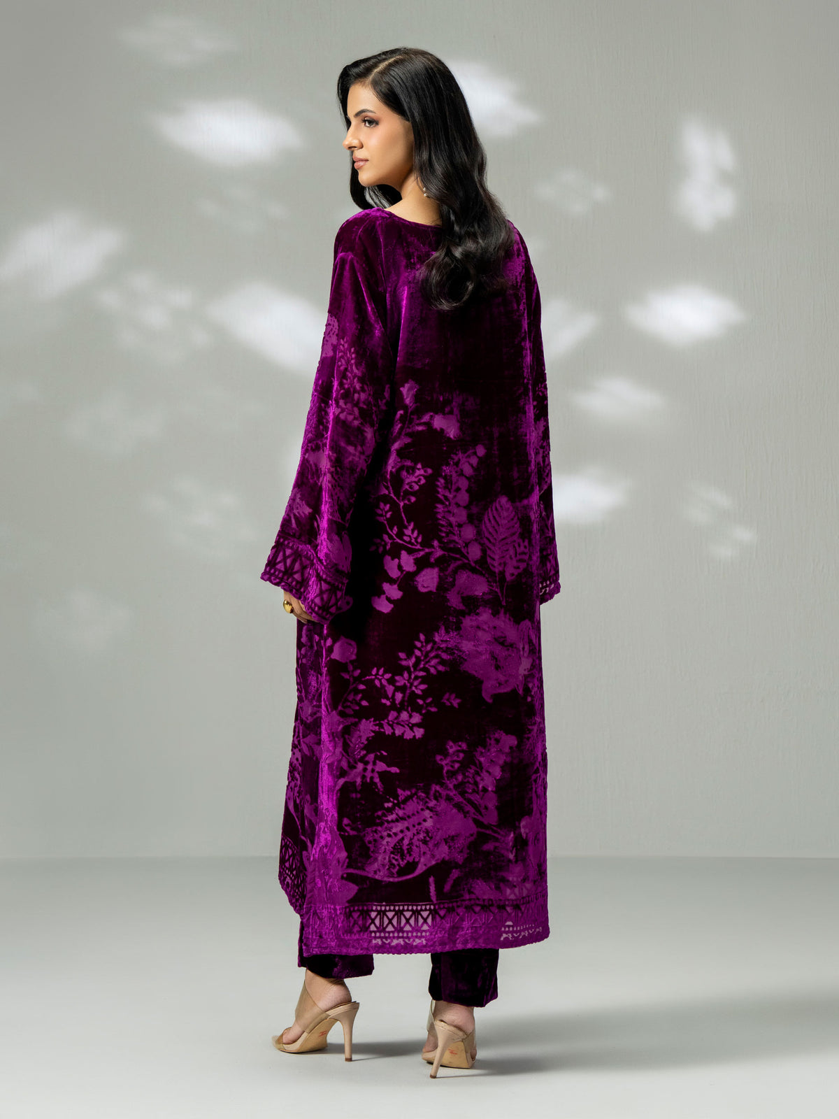 2-Piece Velvet Suit (Pret)