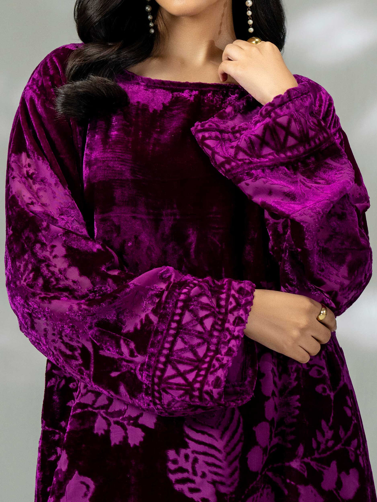 2-Piece Velvet Suit (Pret)