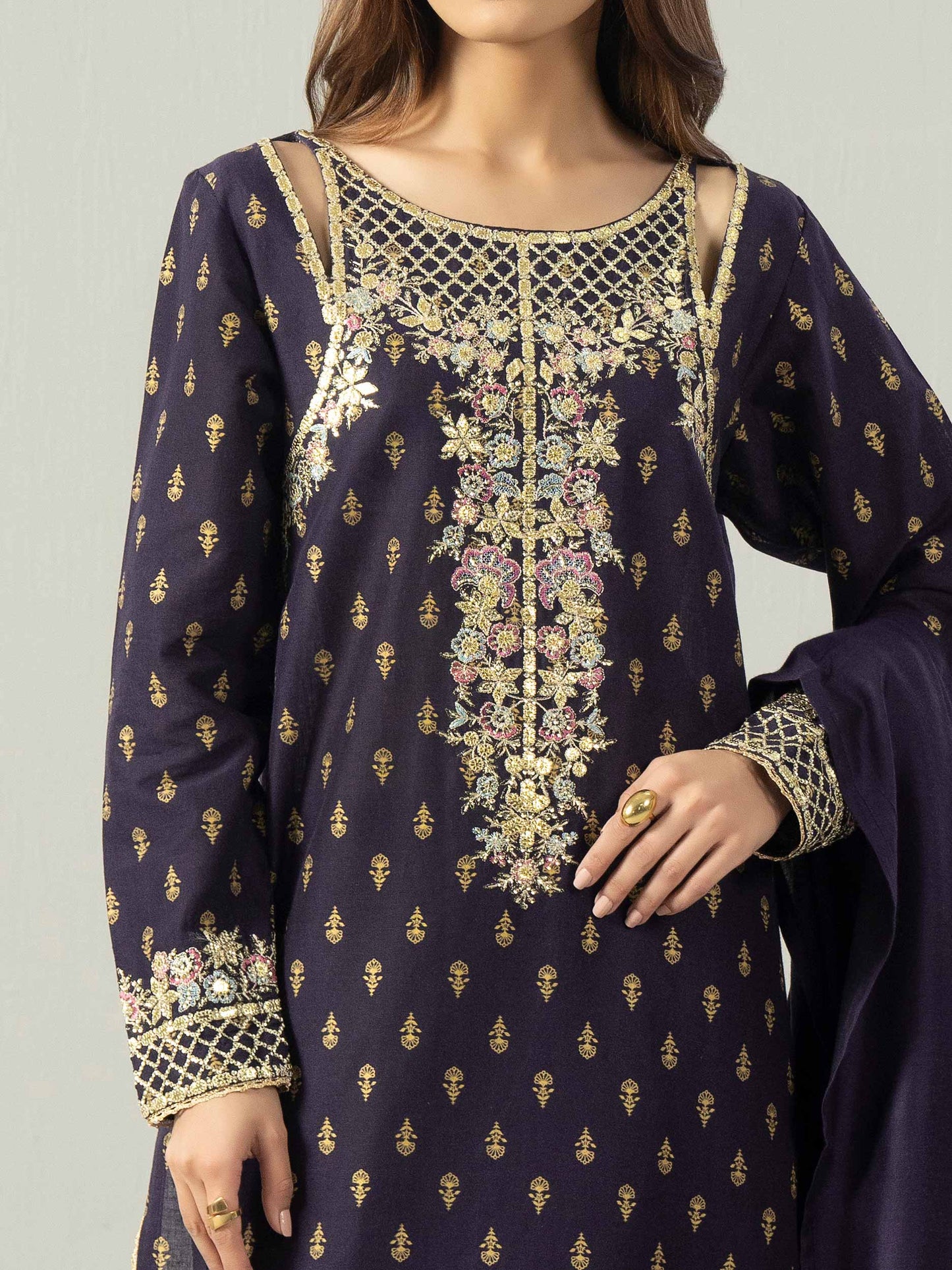3 Piece Khaddar Suit- Embroidered (Pret)