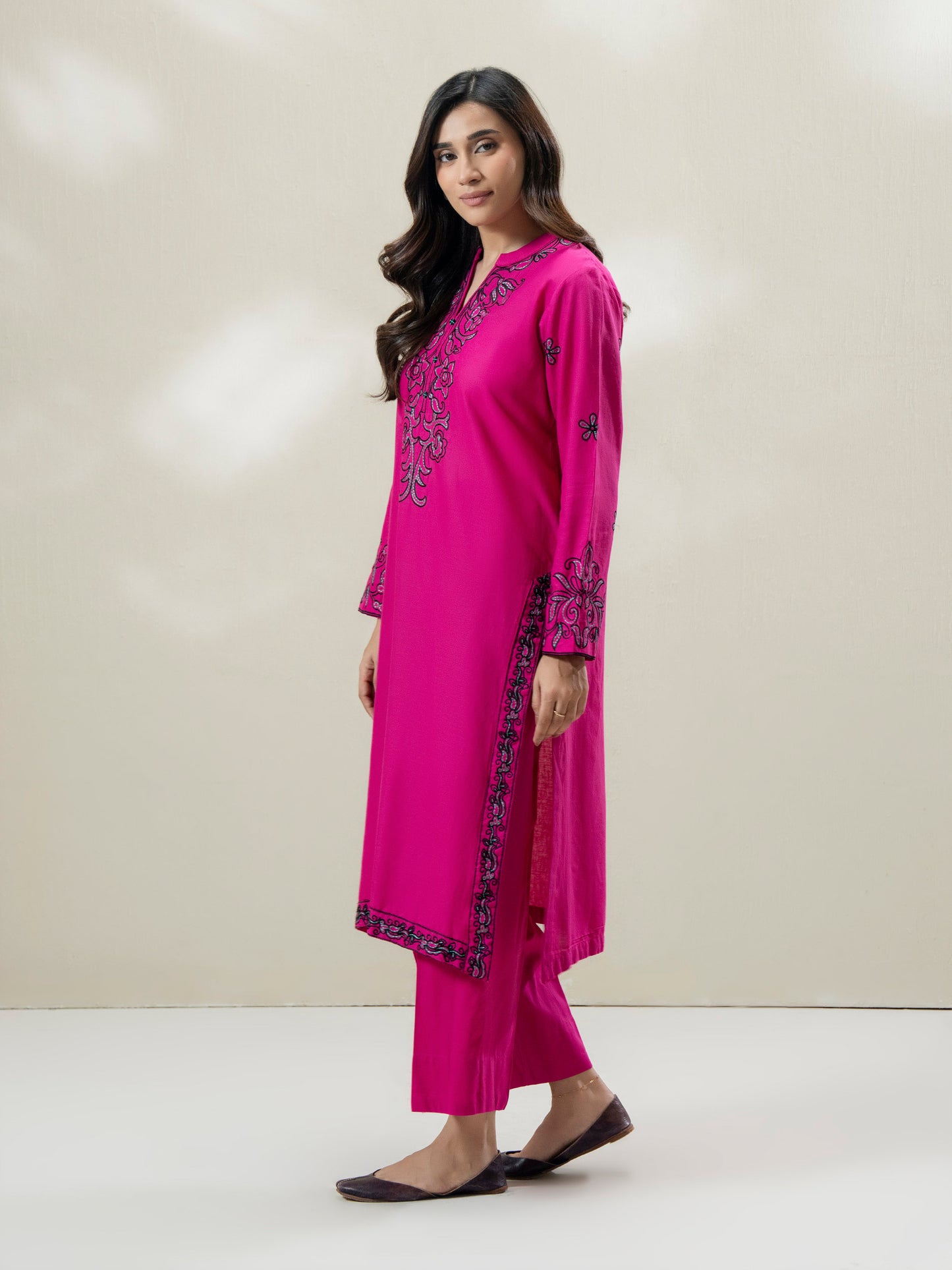 2-Piece Khaddar Suit-Embroidered (Pret)