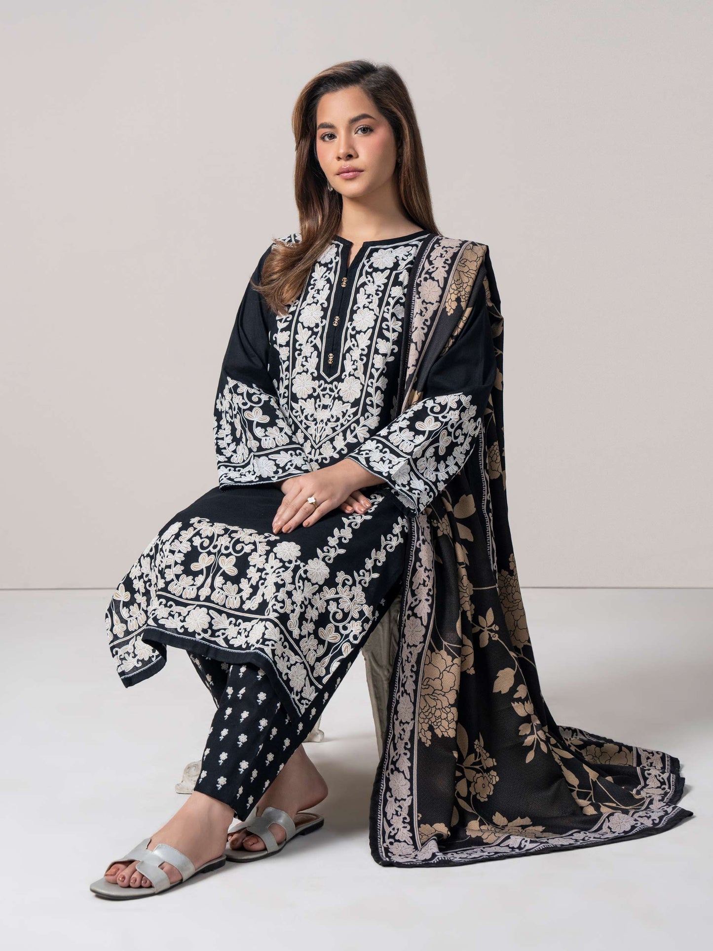 3 Piece Khaddar Suit