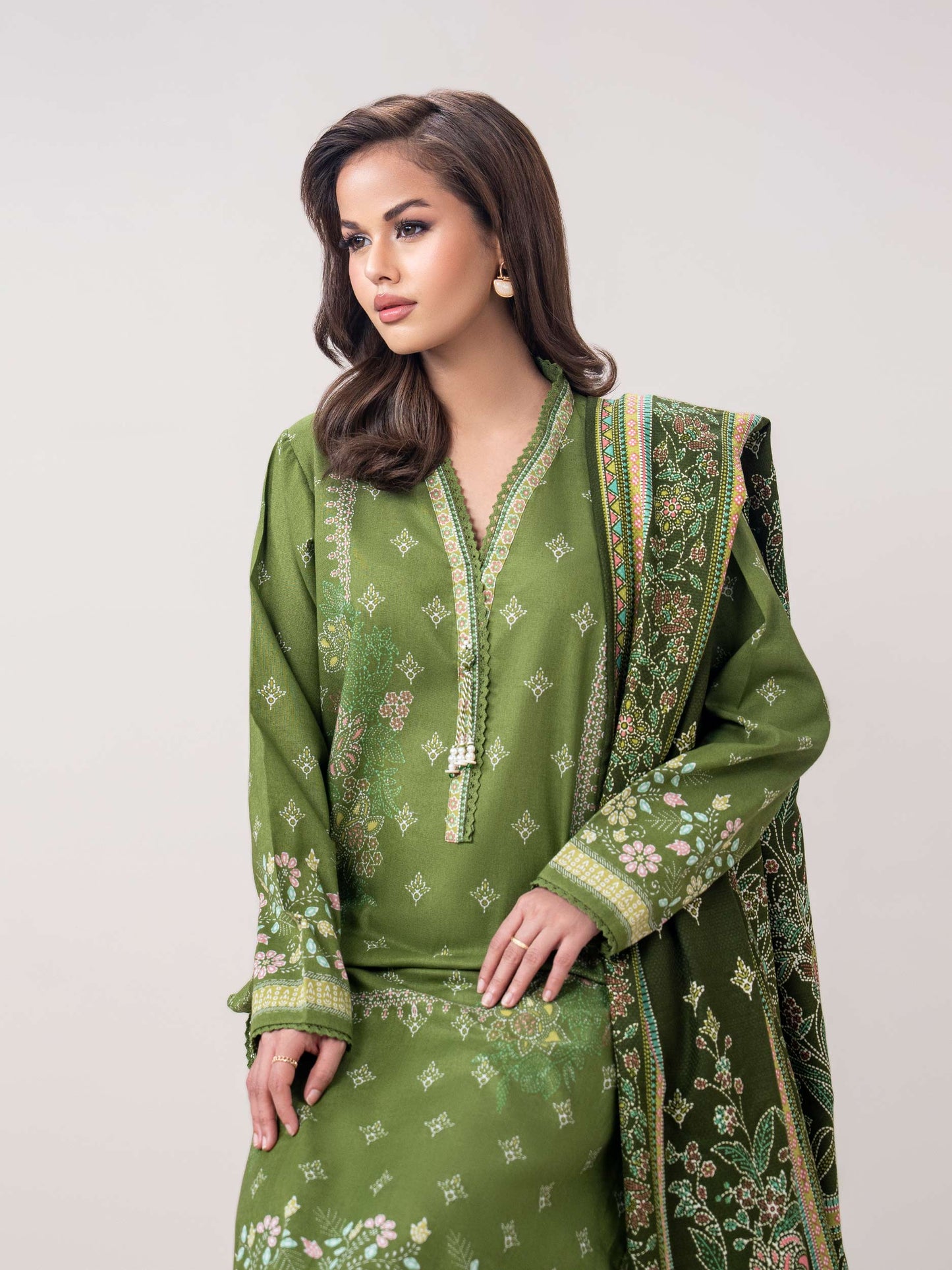 3 Piece Khaddar Suit- Embroidered (Pret)