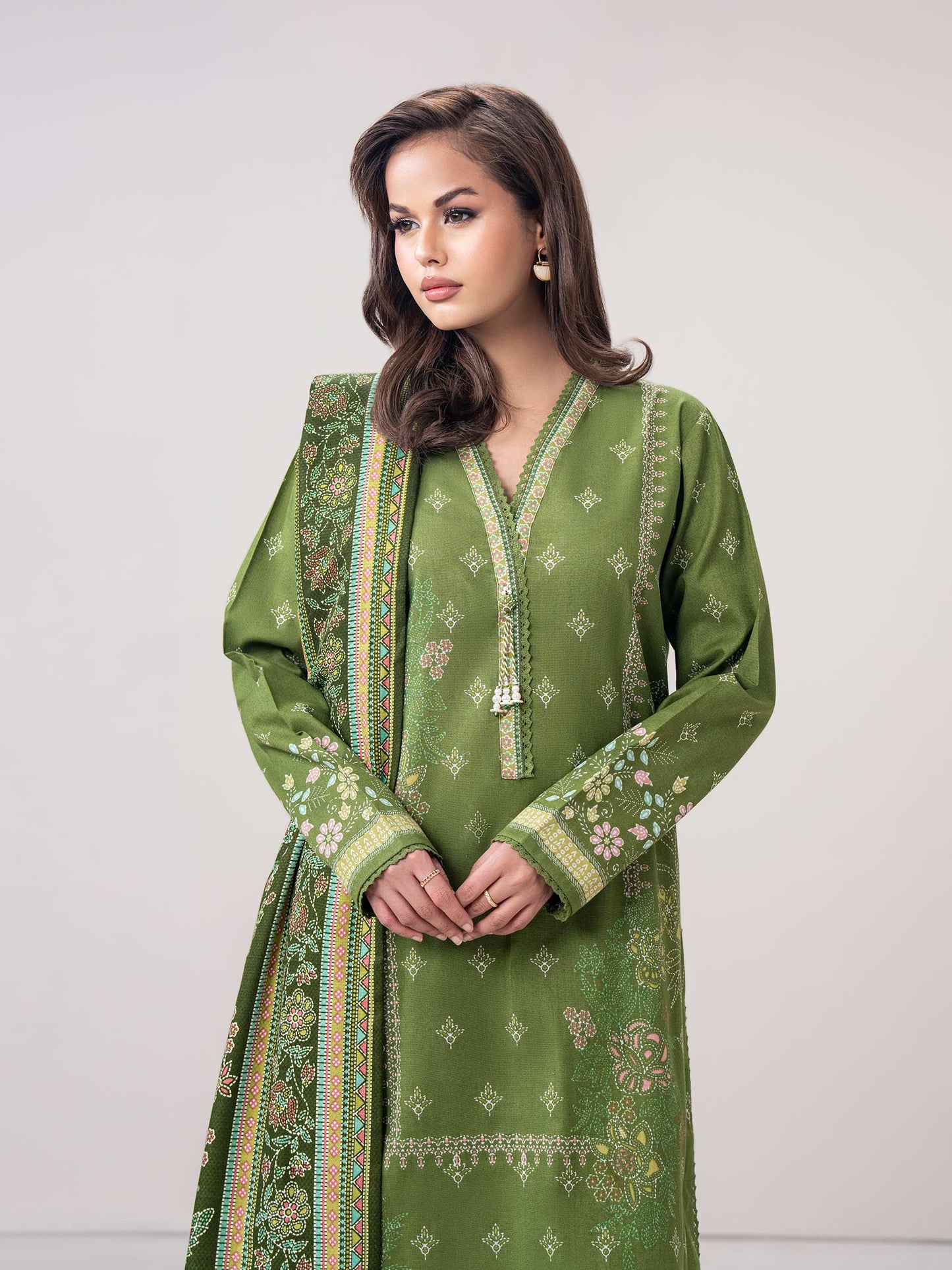 3 Piece Khaddar Suit- Embroidered (Pret)