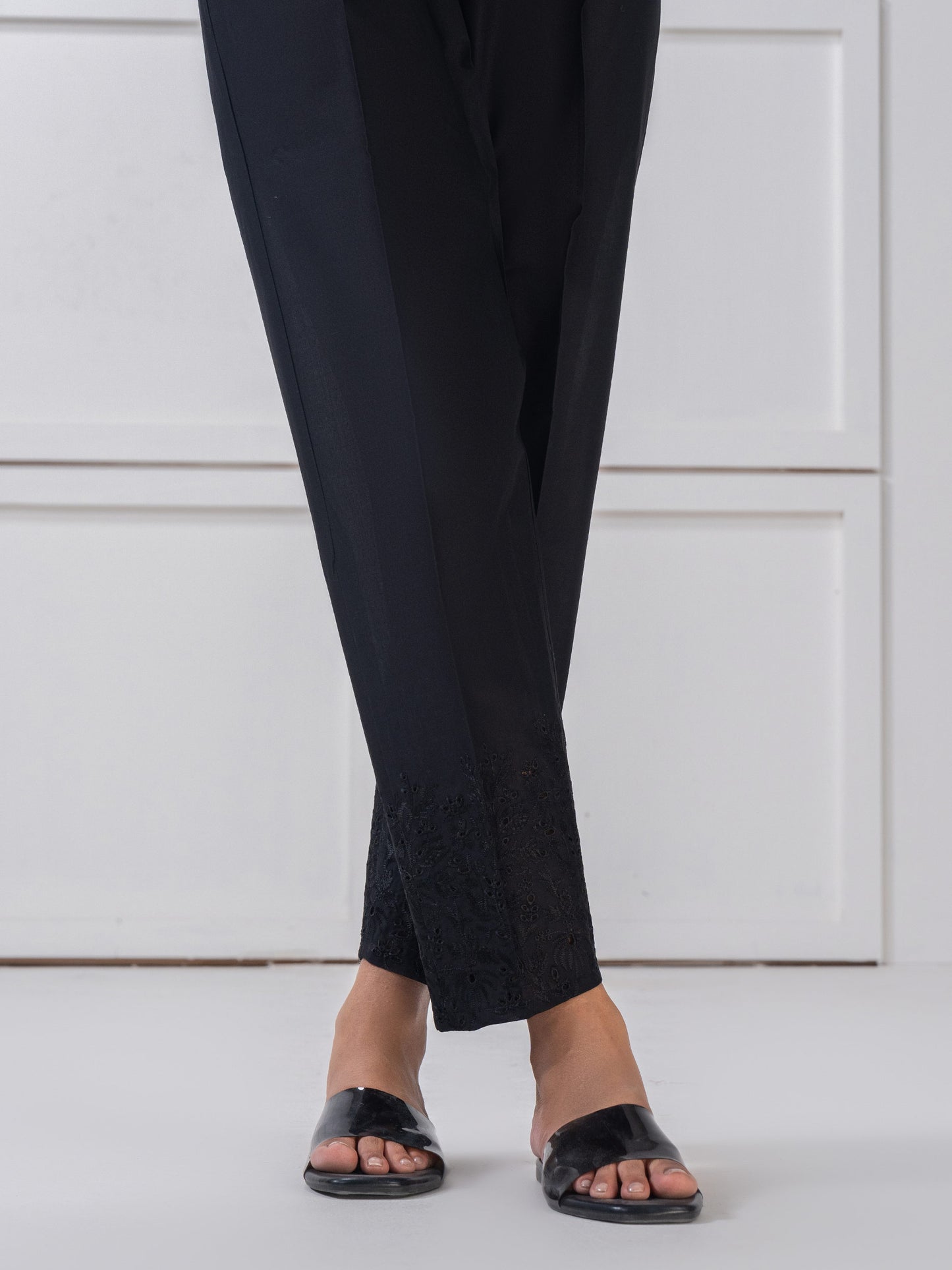 Lawn Trousers -Embroidered (Pret)