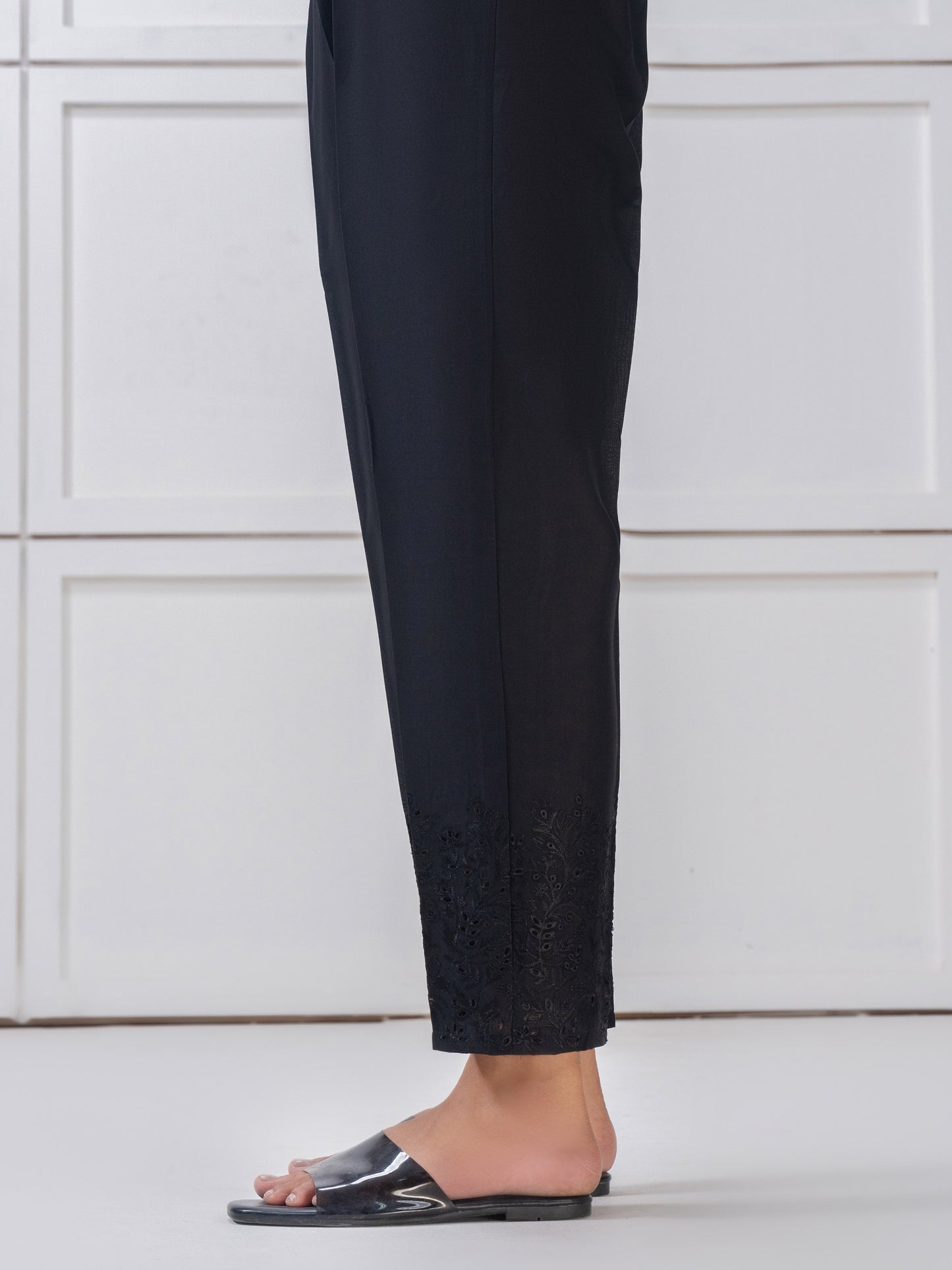 Lawn Trousers -Embroidered (Pret)