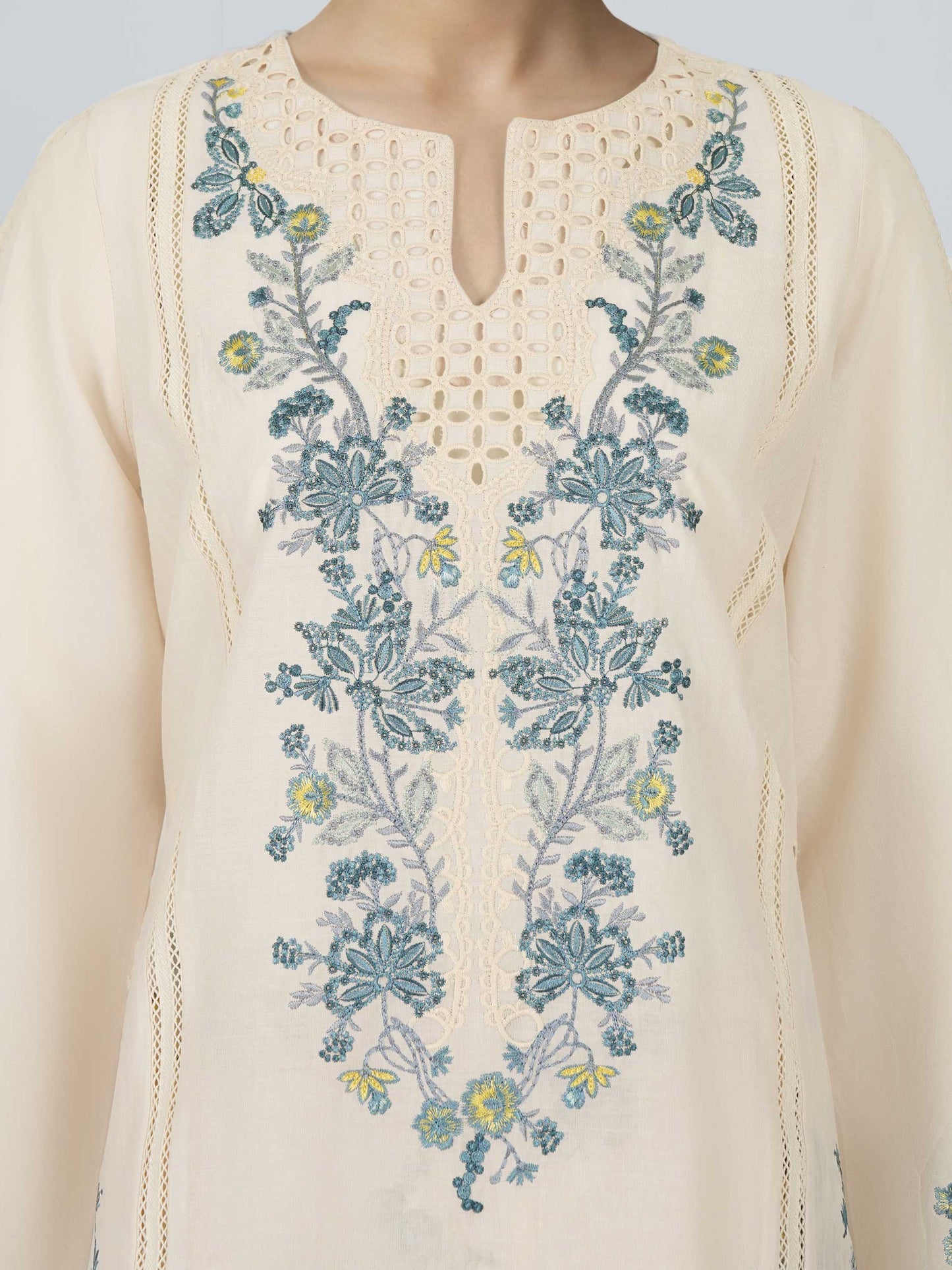 3 Piece Lawn Suit- Embroidered (Pret)