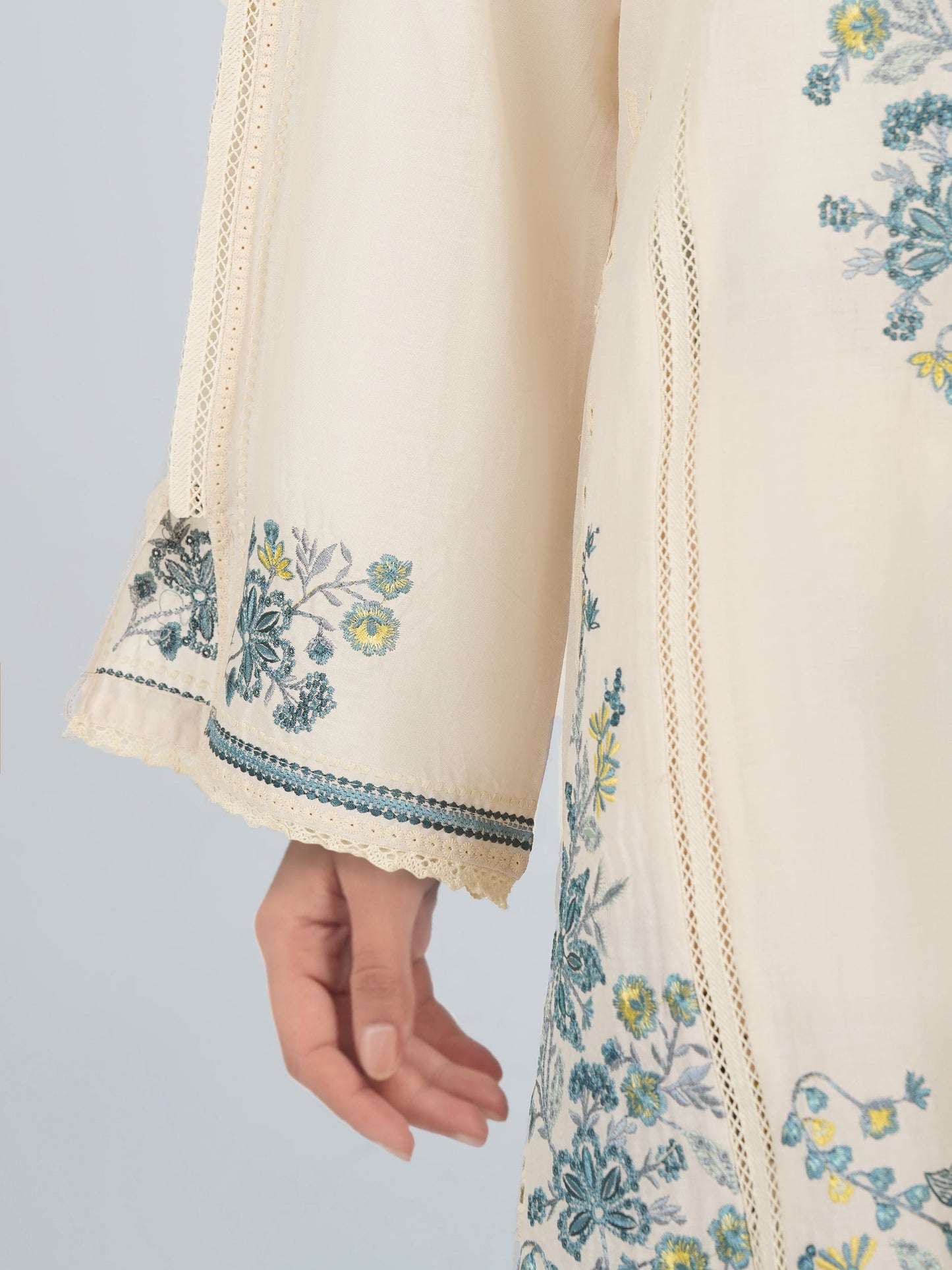 3 Piece Lawn Suit- Embroidered (Pret)