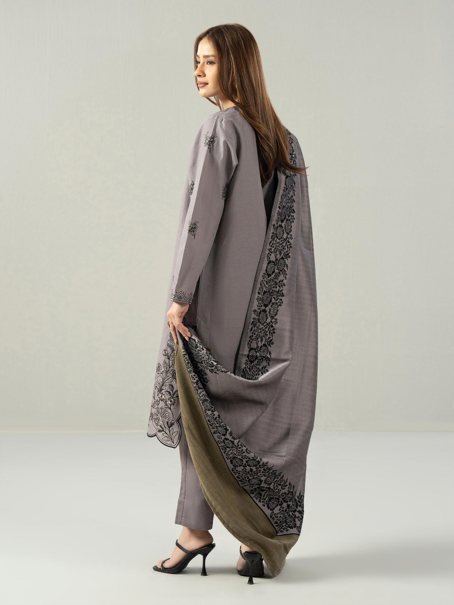 3 Piece Khaddar Suit- Embroidered (Pret)