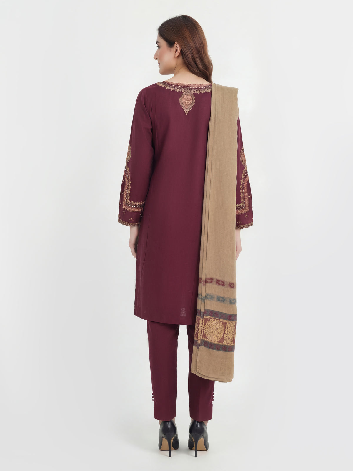 3-Piece Khaddar Suit-Embroidered (Pret)