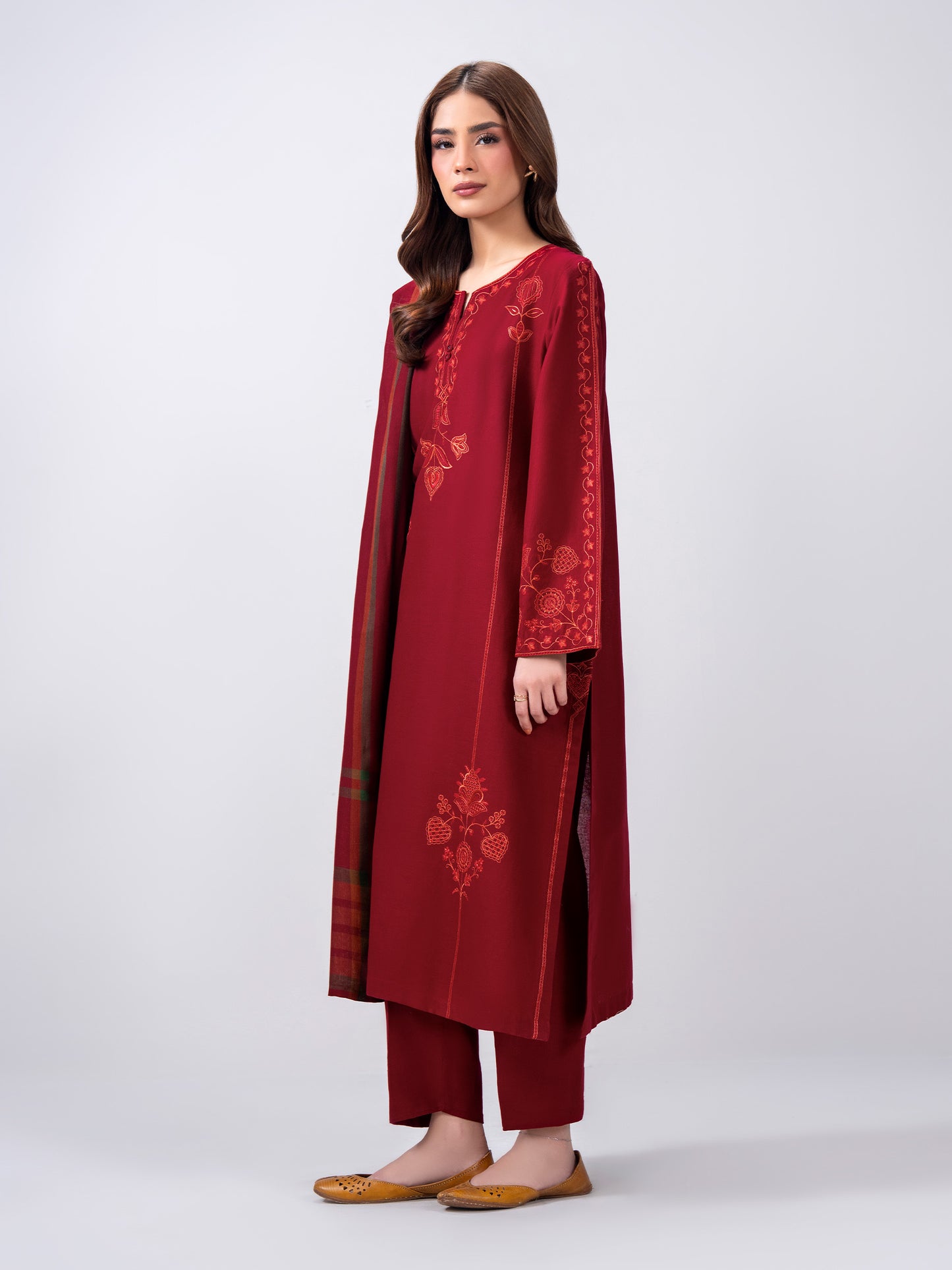 3 Piece Khaddar Suit- Embroidered (Pret)