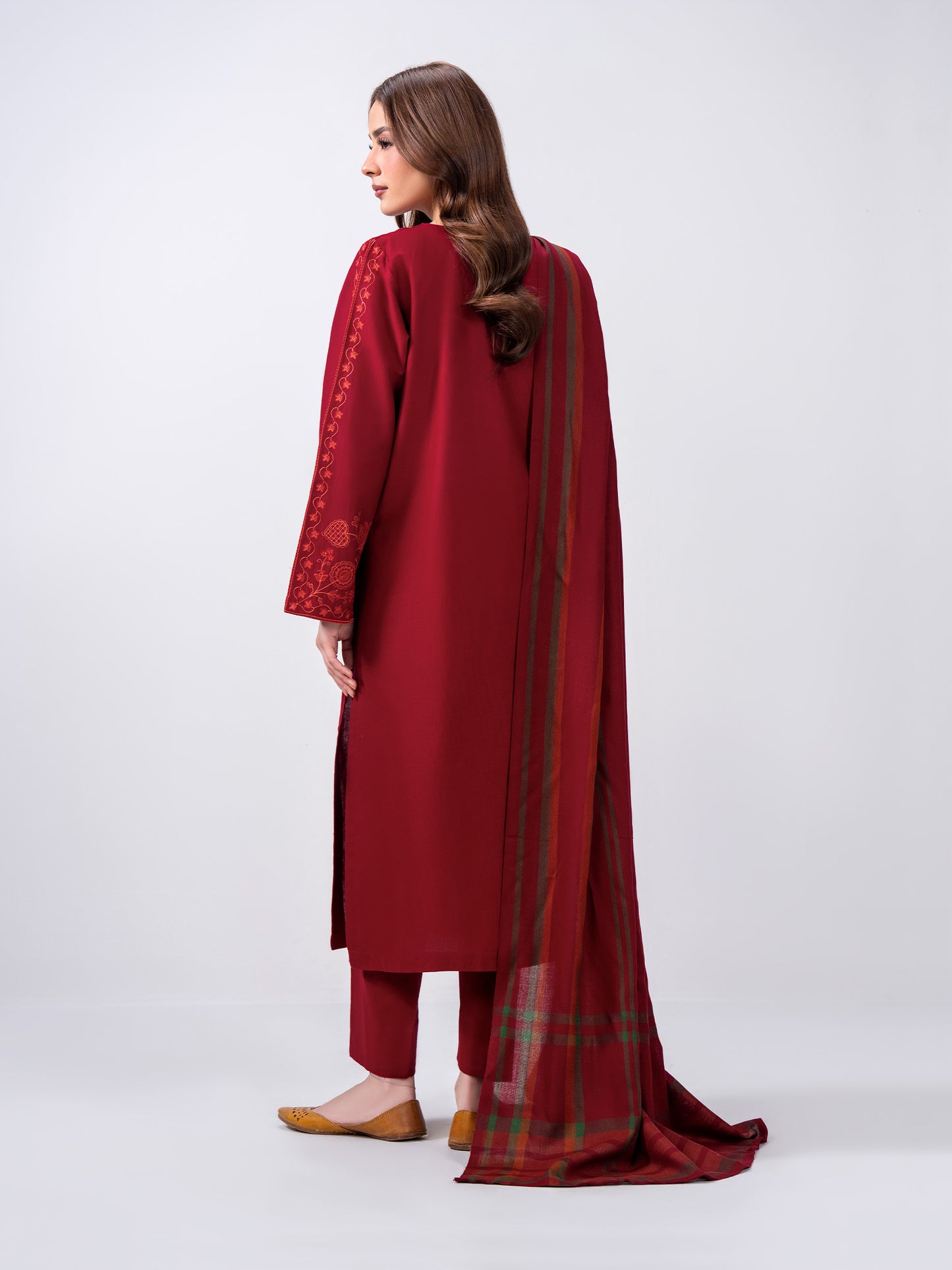 3 Piece Khaddar Suit- Embroidered (Pret)