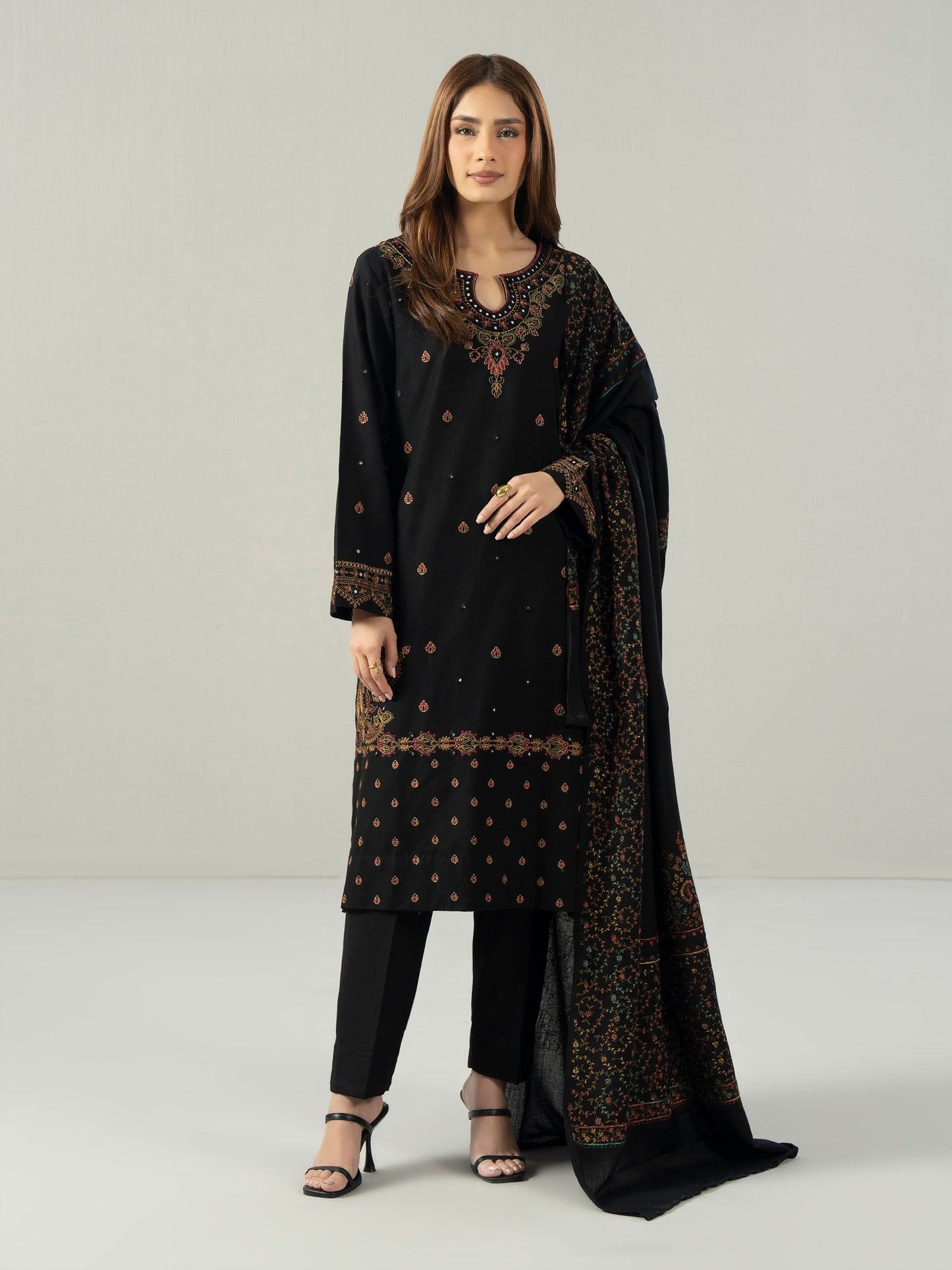3 Piece Khaddar Suit- Embroidered (Pret)