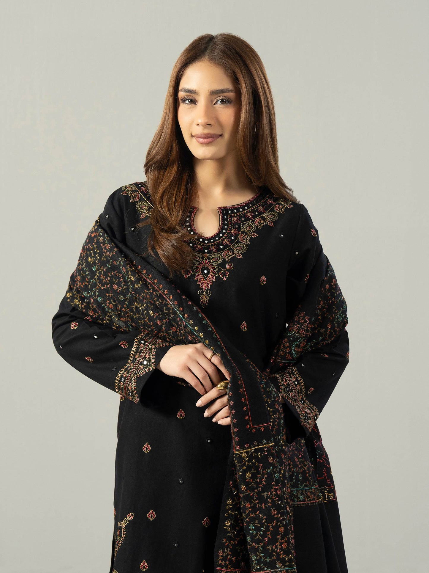 3 Piece Khaddar Suit- Embroidered (Pret)
