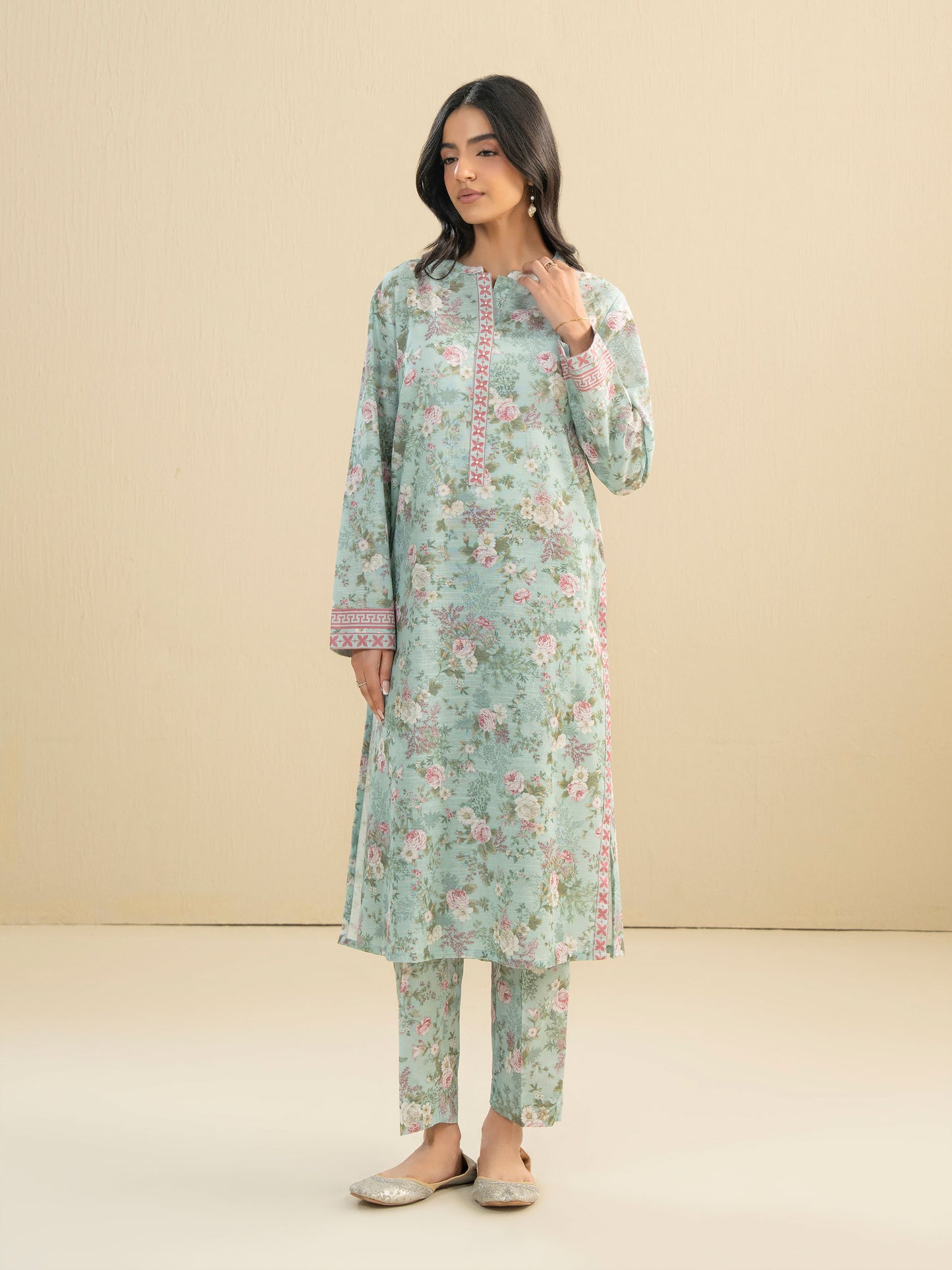 2 Piece Khaddar Suit-Printed (Pret)