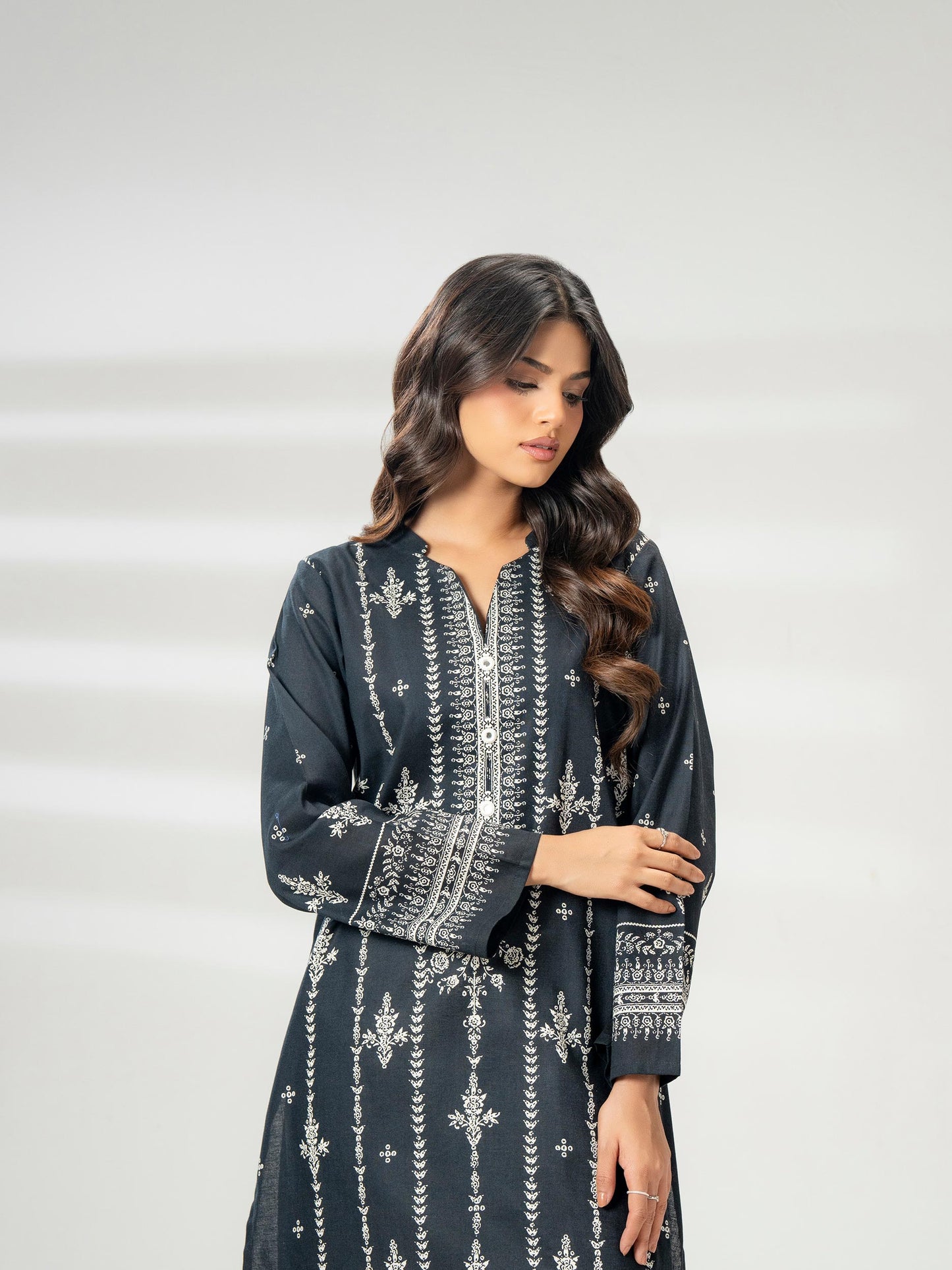 2 Piece Khaddar Suit-Printed (Pret)