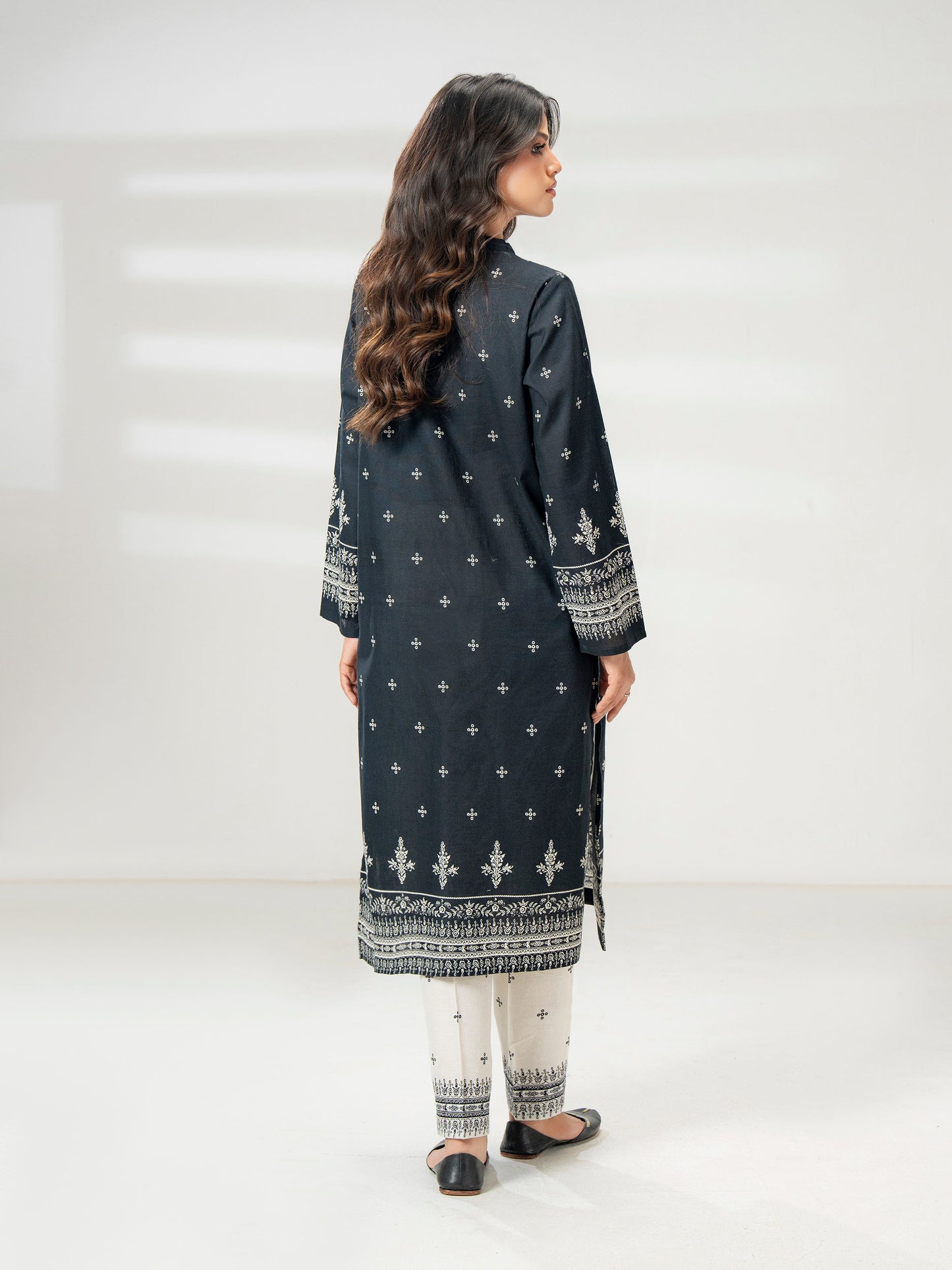 2 Piece Khaddar Suit-Printed (Pret)
