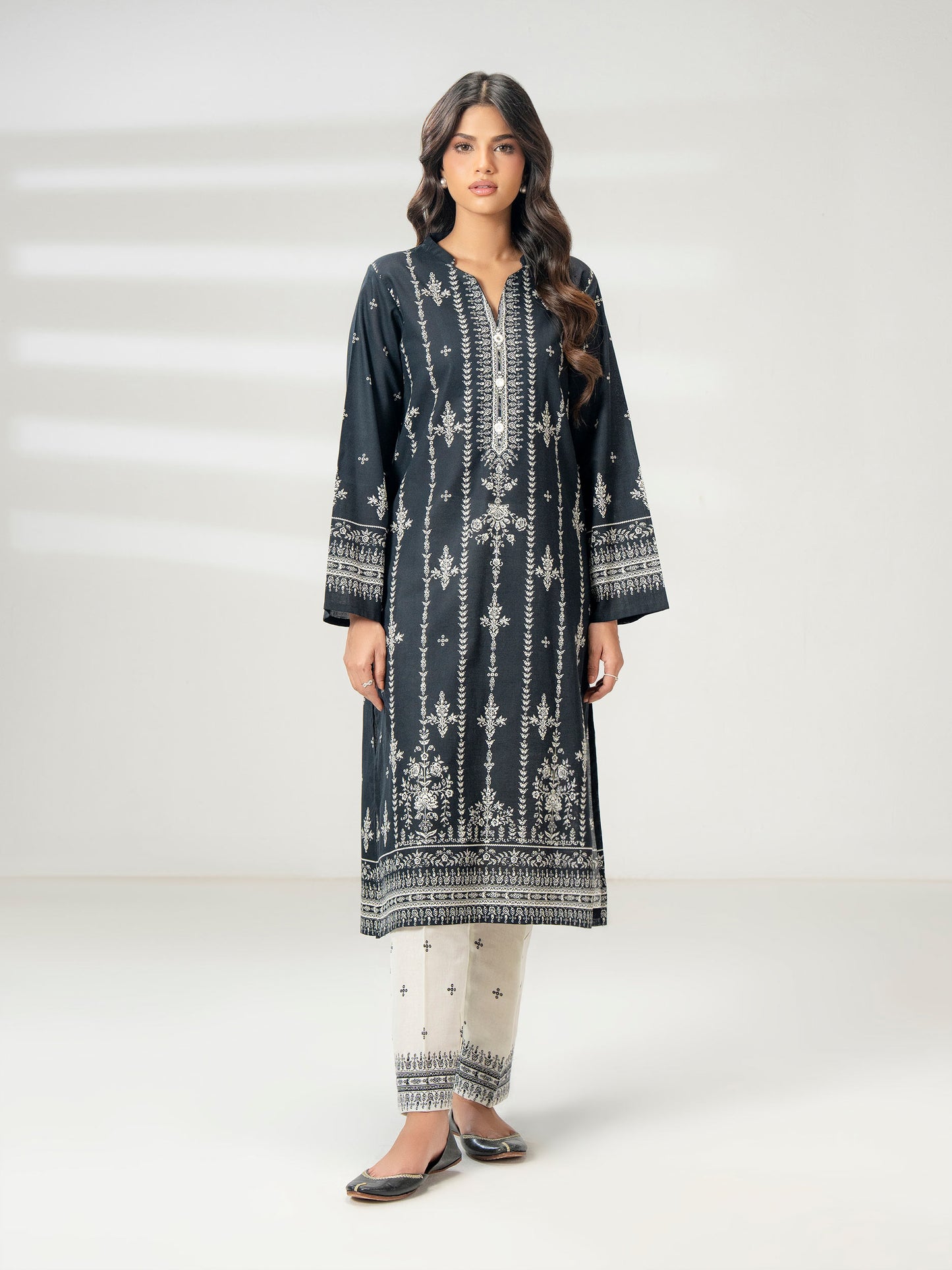 2 Piece Khaddar Suit-Printed (Pret)