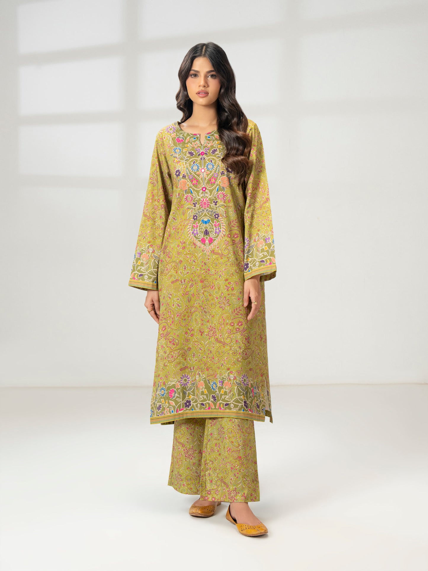 2 Piece Khaddar Suit-Printed (Pret)