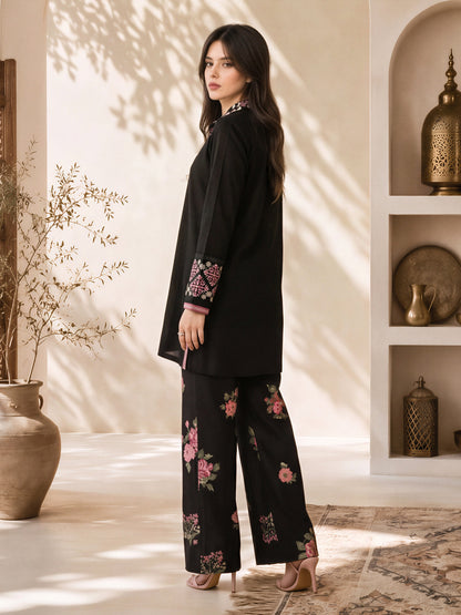 2 Piece Khaddar Suit- Embroidered (Pret)