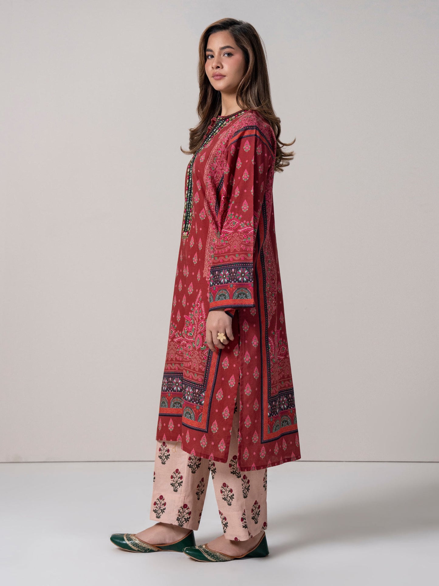 2 Piece Khaddar Suit- Embroidered(Pret)