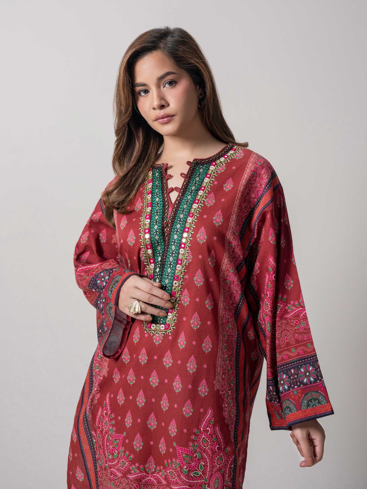 2 Piece Khaddar Suit- Embroidered(Pret)