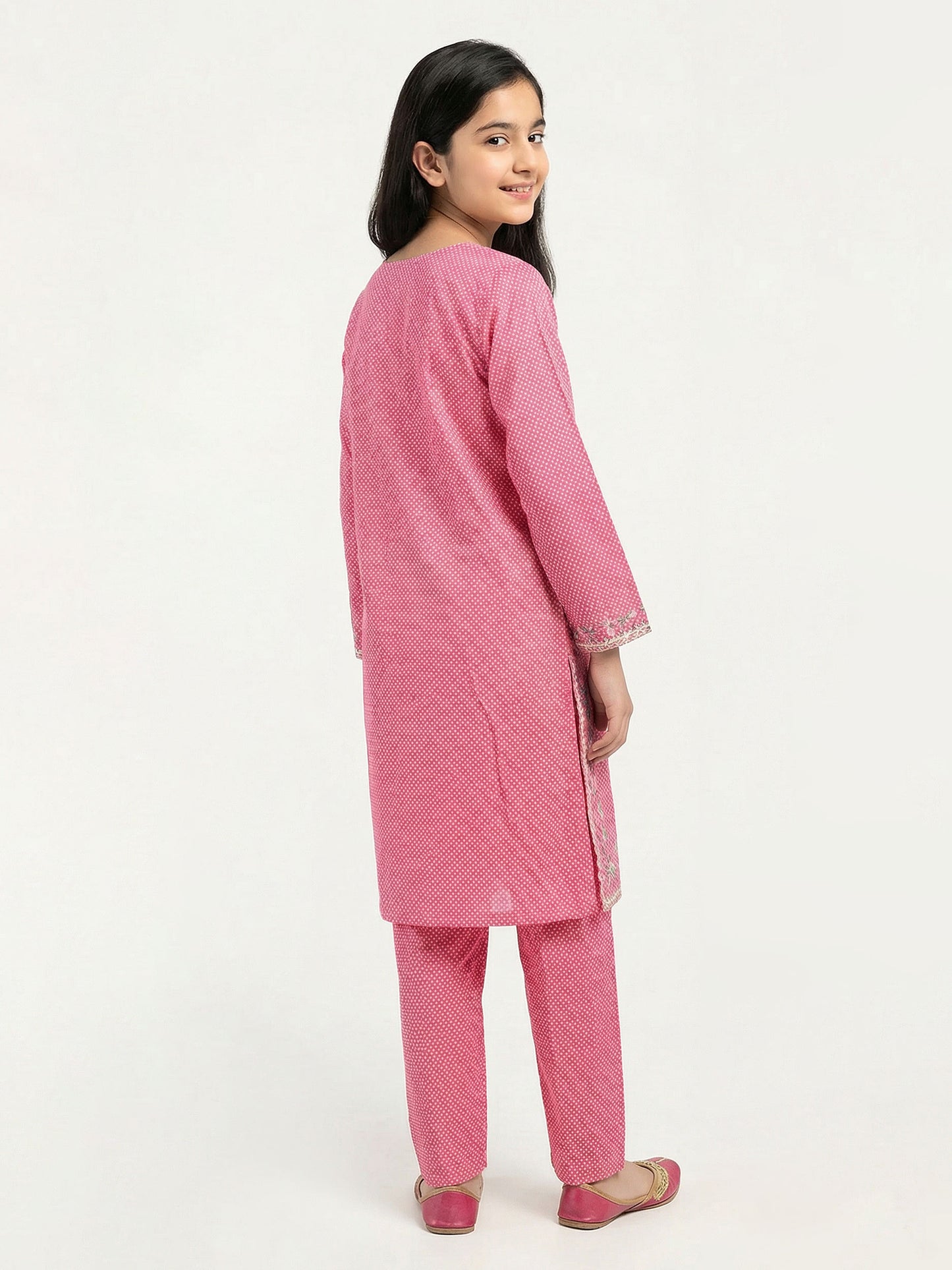 2 Piece Khaddar Suit- Embroidered (Pret)