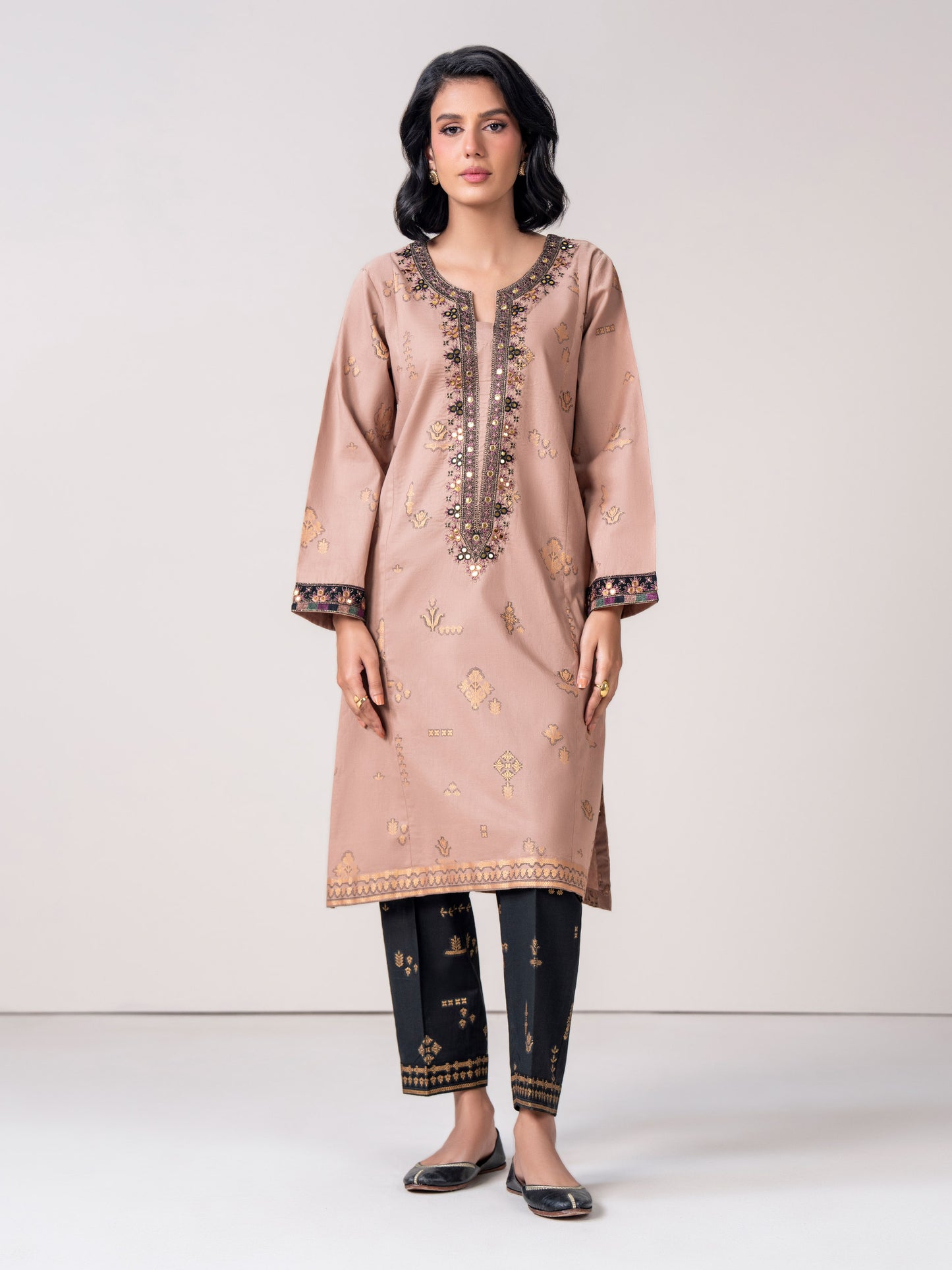 2 Piece Khaddar Suit- Embroidered (Pret)