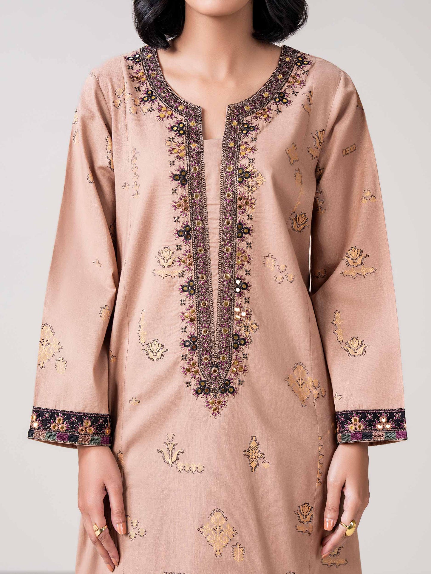 2 Piece Khaddar Suit- Embroidered (Pret)