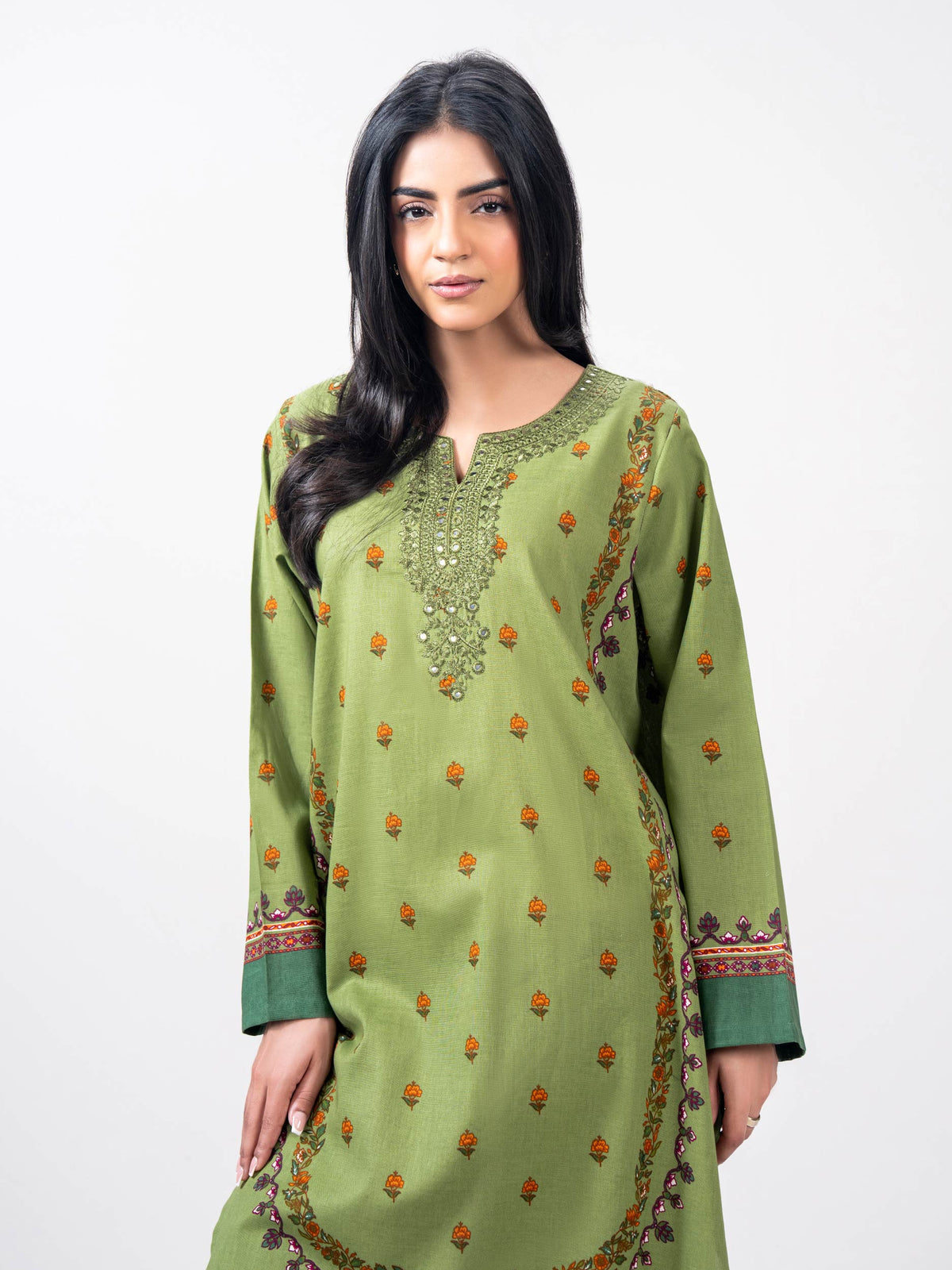 2 Piece Khaddar Suit- Embroidered (Pret)