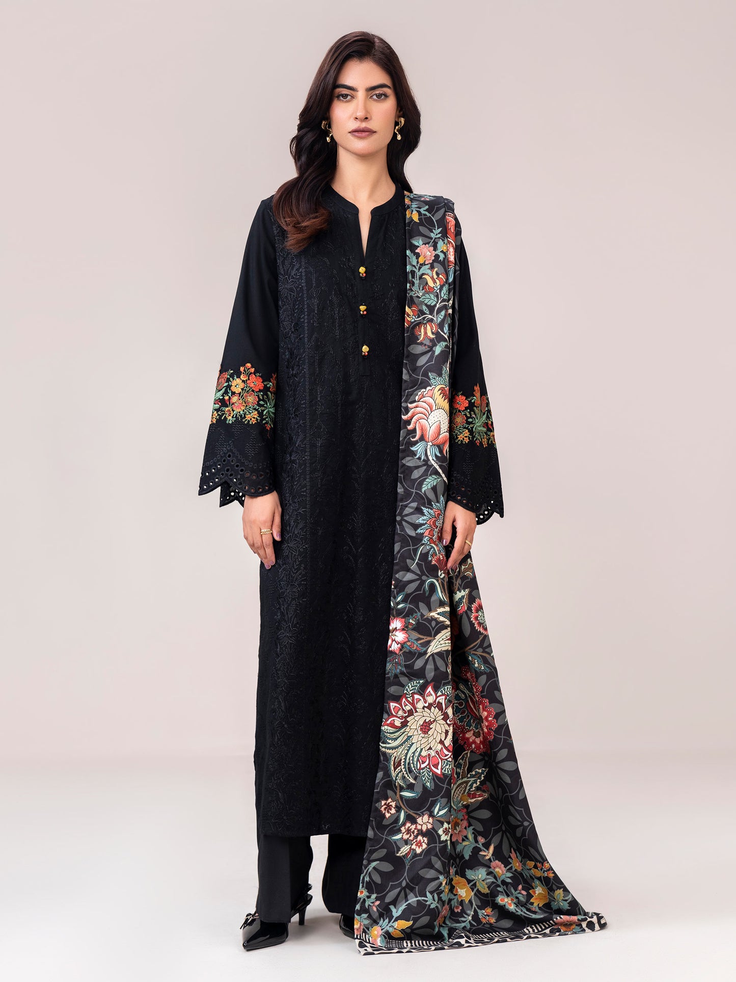 2 Piece Khaddar Suit- Embroidered (Pret)