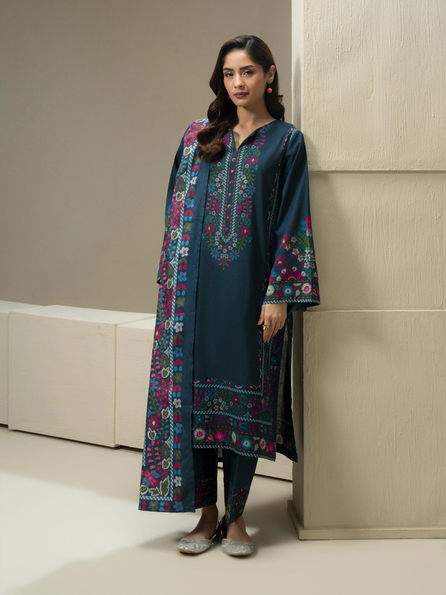 3 Piece Khaddar Suit-Prined (Pret)