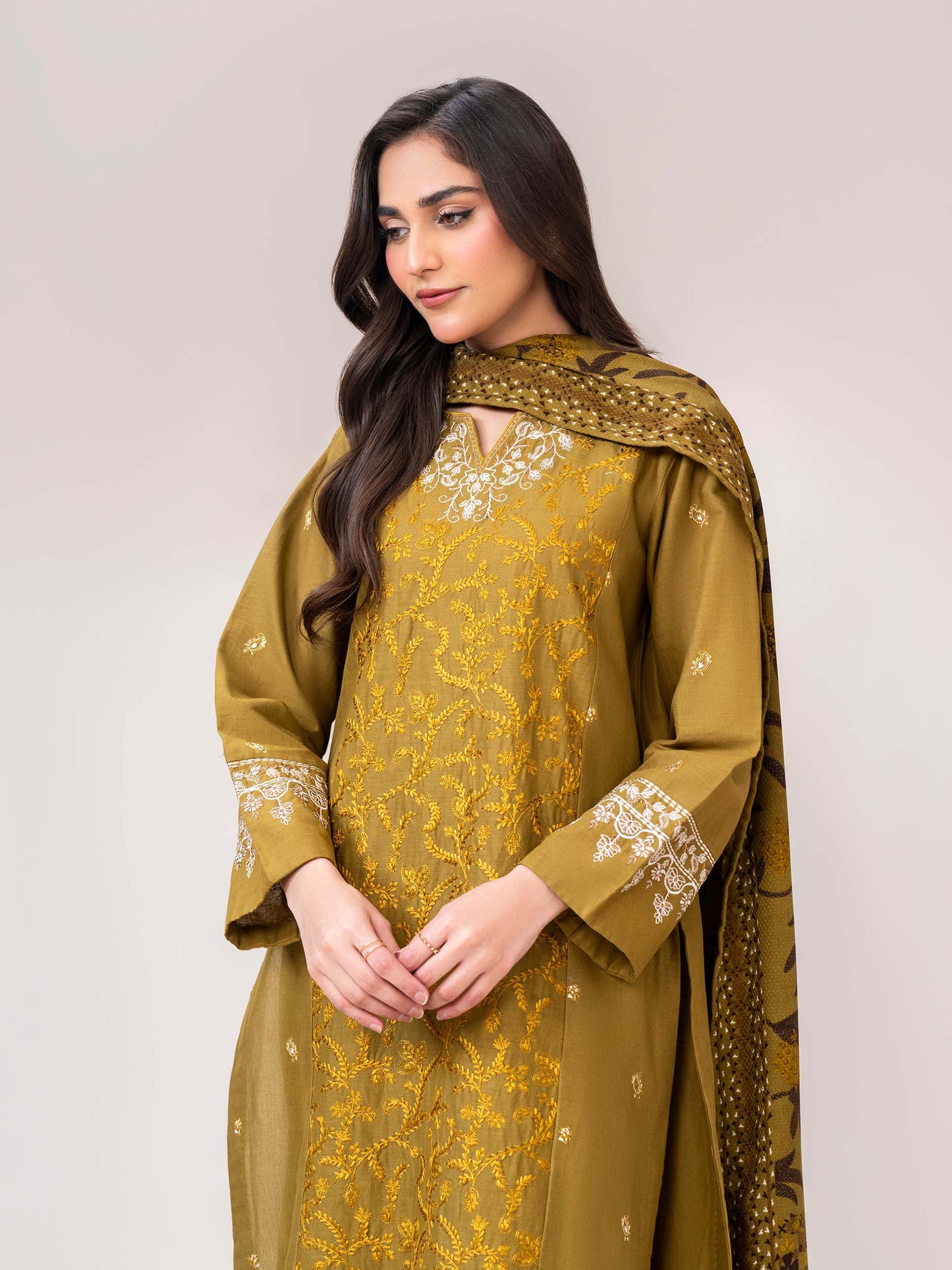 3 Piece Khaddar Suit- Embroidered (Pret)